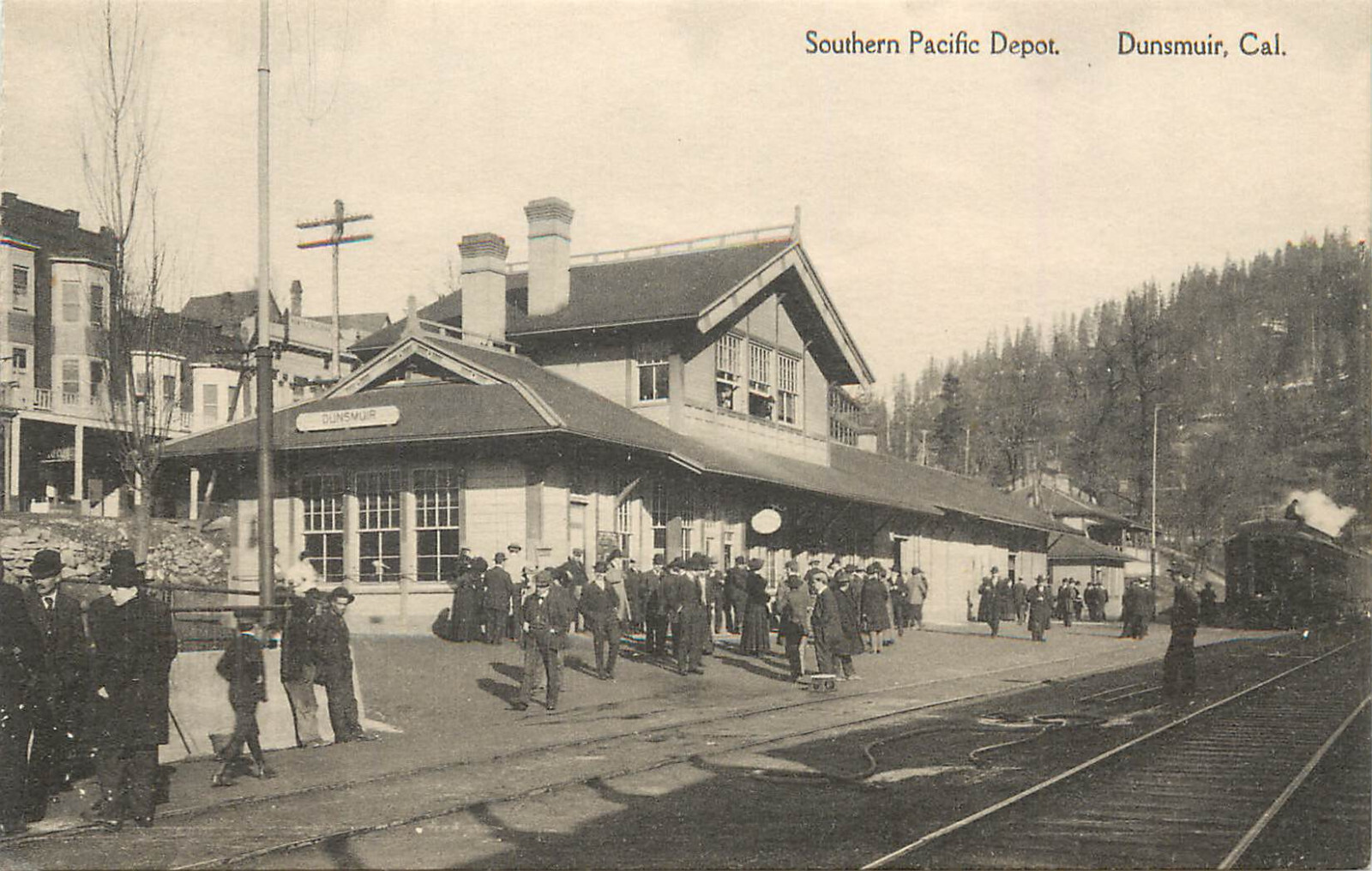 Postcard Dunsmur CA Southern Pacific Depot Siskiyou County Train Station Postcard Dunsmur CA Southern Pacific Depot Siskiyou County Train Station