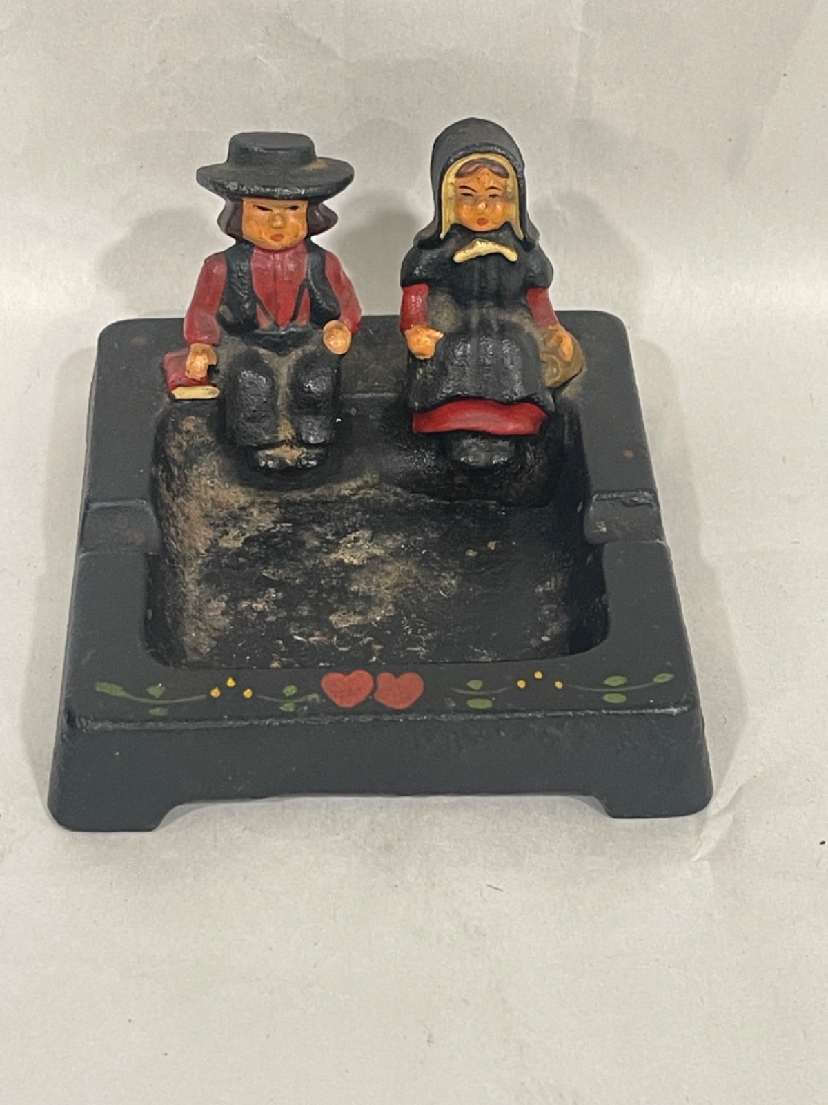 Vintage 1950s Wilton Cast Iron Amish Children Ashtray Wrightsville PA 4”