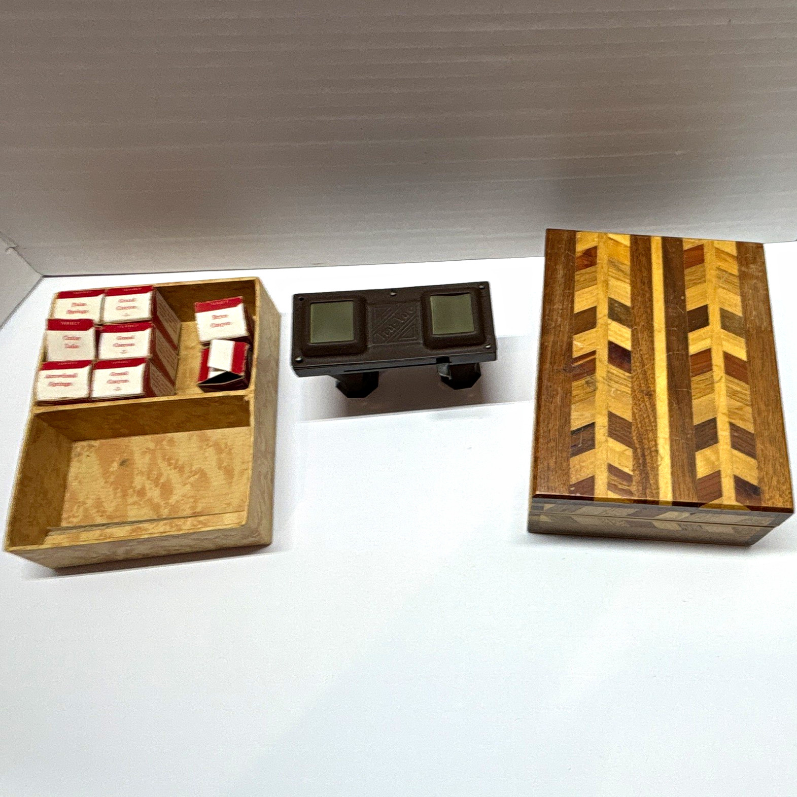 Vtg 1930s Tru-Vue Stereoviewer Set w/ Rare Chevron Inlaid Wood Box & Travel Film