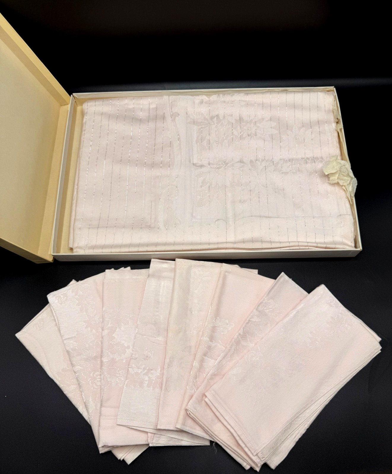 Vintage Simtex Pink w/ Silver Thread Cotton Damask Tablecloth w/8 Dinner Napkins Vintage Simtex Pink w/ Silver Thread Cotton Damask Tablecloth w/8 Dinner Napkins