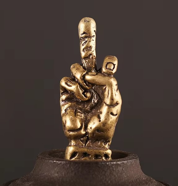 Brass Vertical Finger Figurine Small Animal Statue Office Home Decoration Toy