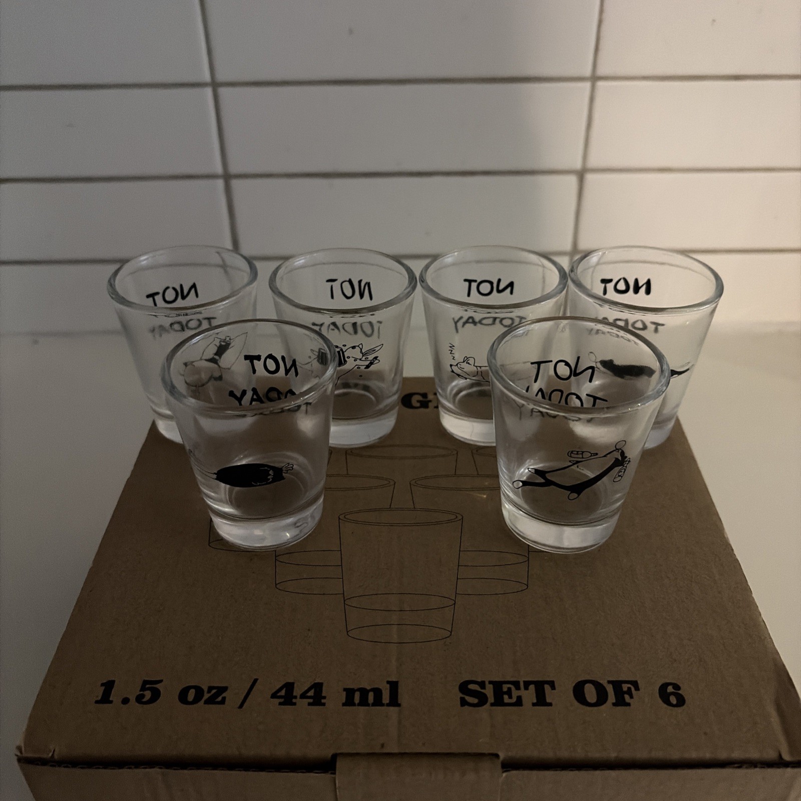 Silly Animal Brand New Set of 6–1.5 oz Clear Shot Glasses Original Packaging