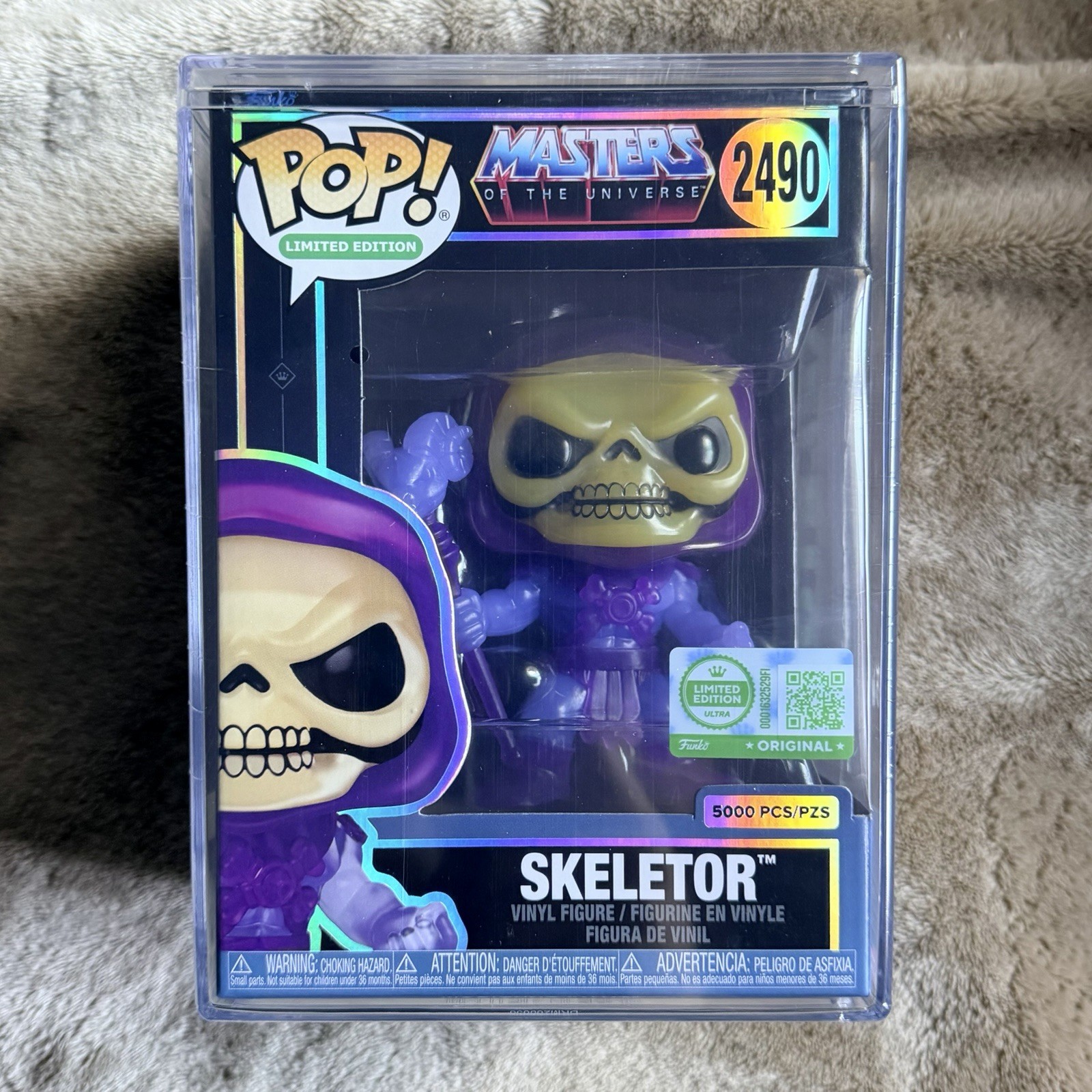 Funko Pop Skeletor (Translucent) #2490 LE 5000 W/ Pop Protector IN HAND Funko Pop Skeletor (Translucent) #2490 LE 5000 W/ Pop Protector IN HAND