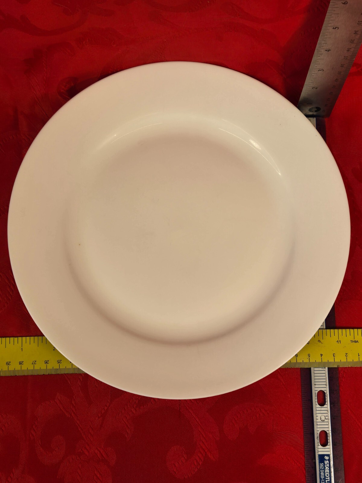 heavy use Mikasa Lausanne Dinner Plate