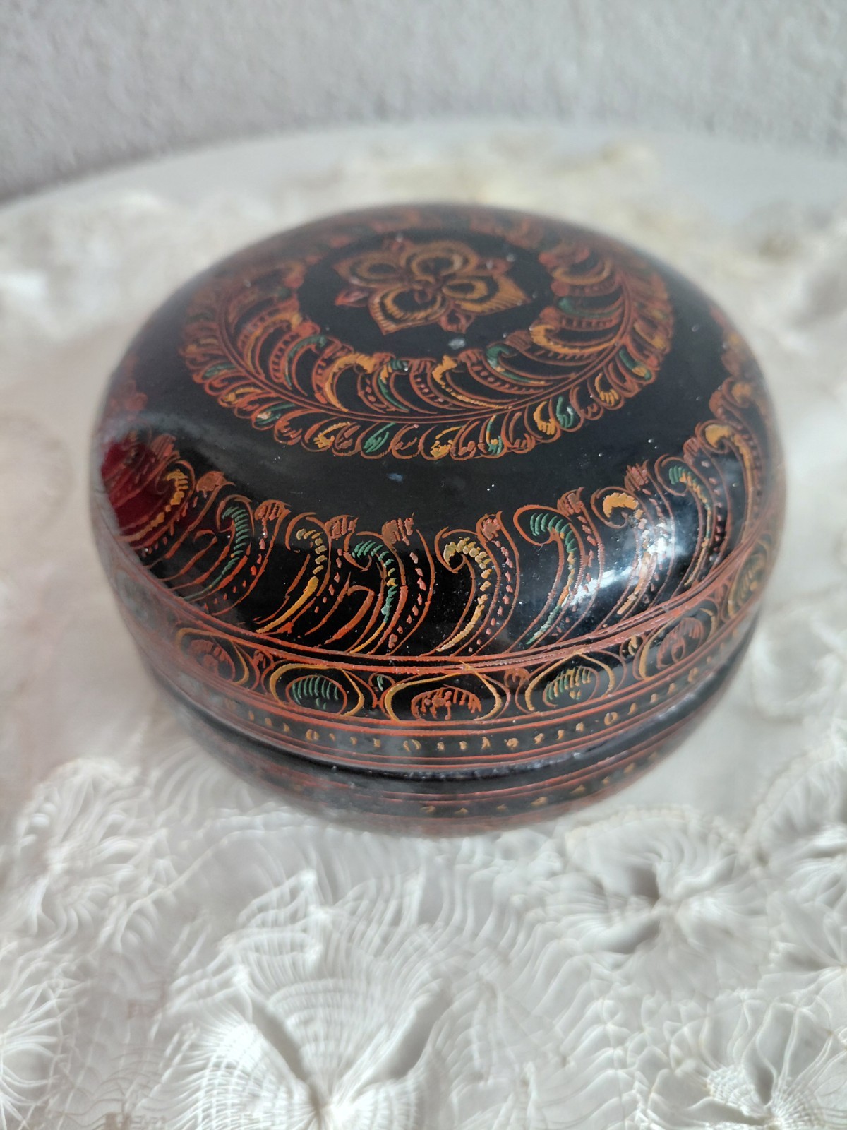 Antique Burmese Round Lided Laquerware Box Antique Burmese Round Lided Laquerware Box