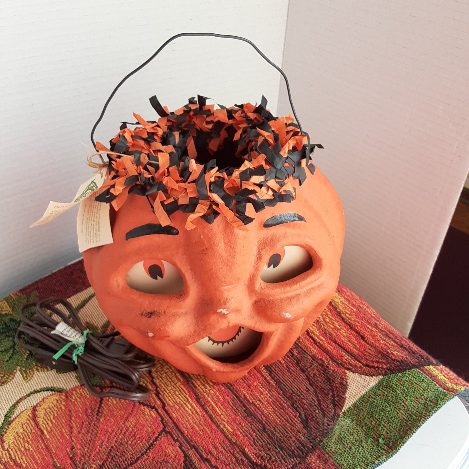 VINTAGE 1999 SEASONS GONE BY paper mache HALLOWEEN ELECTRIC JACK-O-LANTERN VINTAGE 1999 SEASONS GONE BY paper mache HALLOWEEN ELECTRIC JACK-O-LANTERN