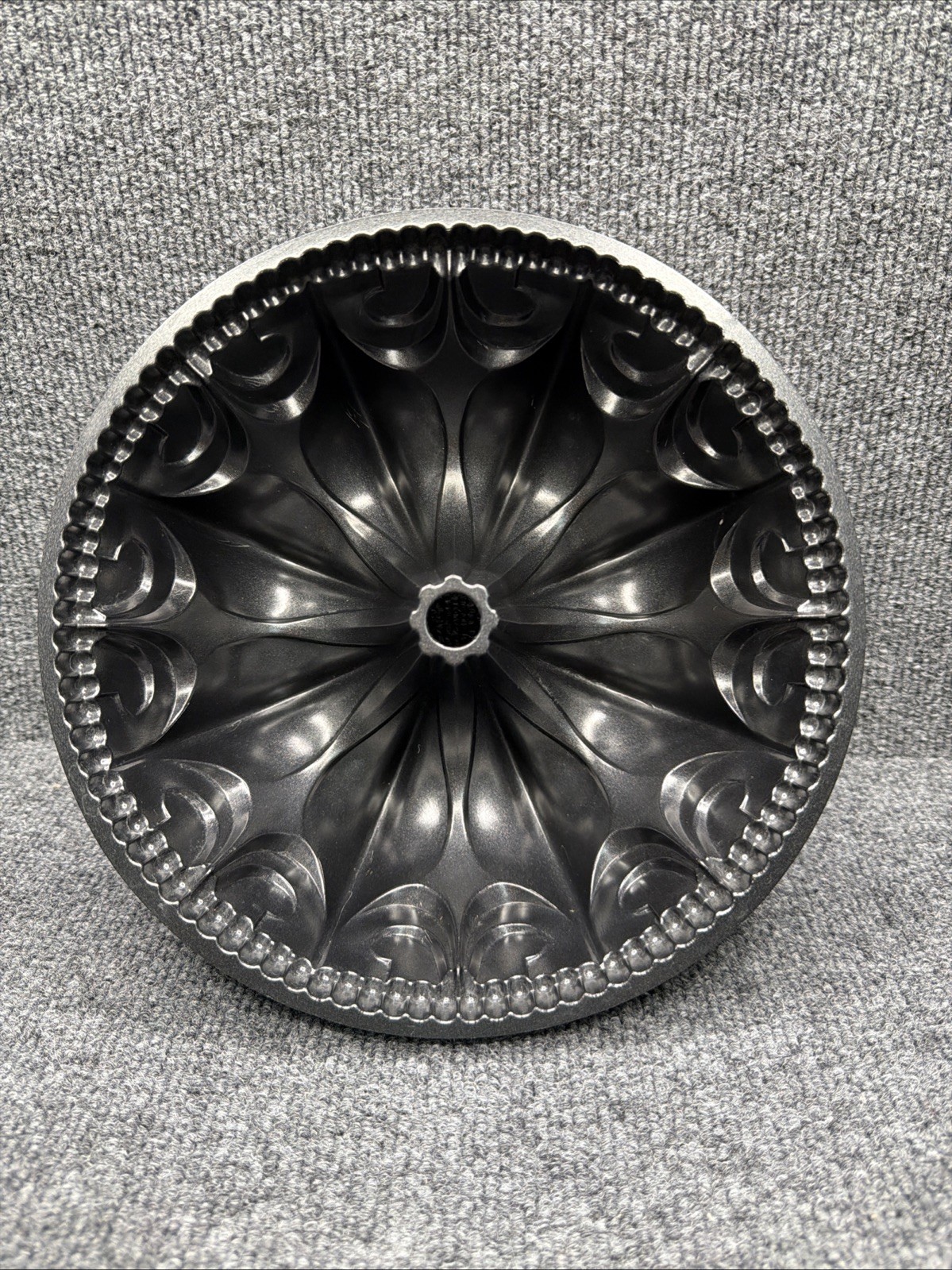 Nordic Ware Fleur De Lis Bundt Cake Pan Mold Non-Stick 9