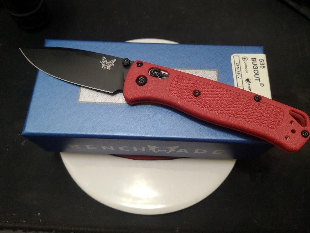 Benchmade Bugout 535 Pocketknife Red Handle Black Plain Drop Point S30V