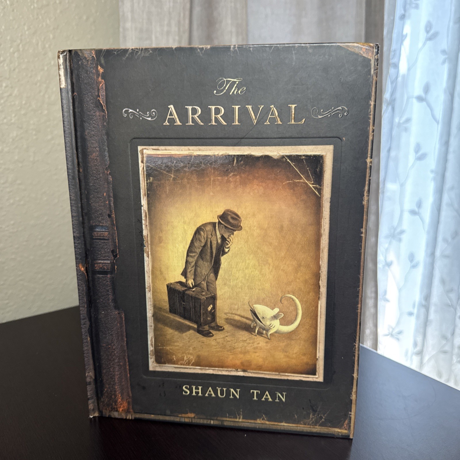 The Arrival | Shaun Tan | Hardcover | 2007 First Edition |