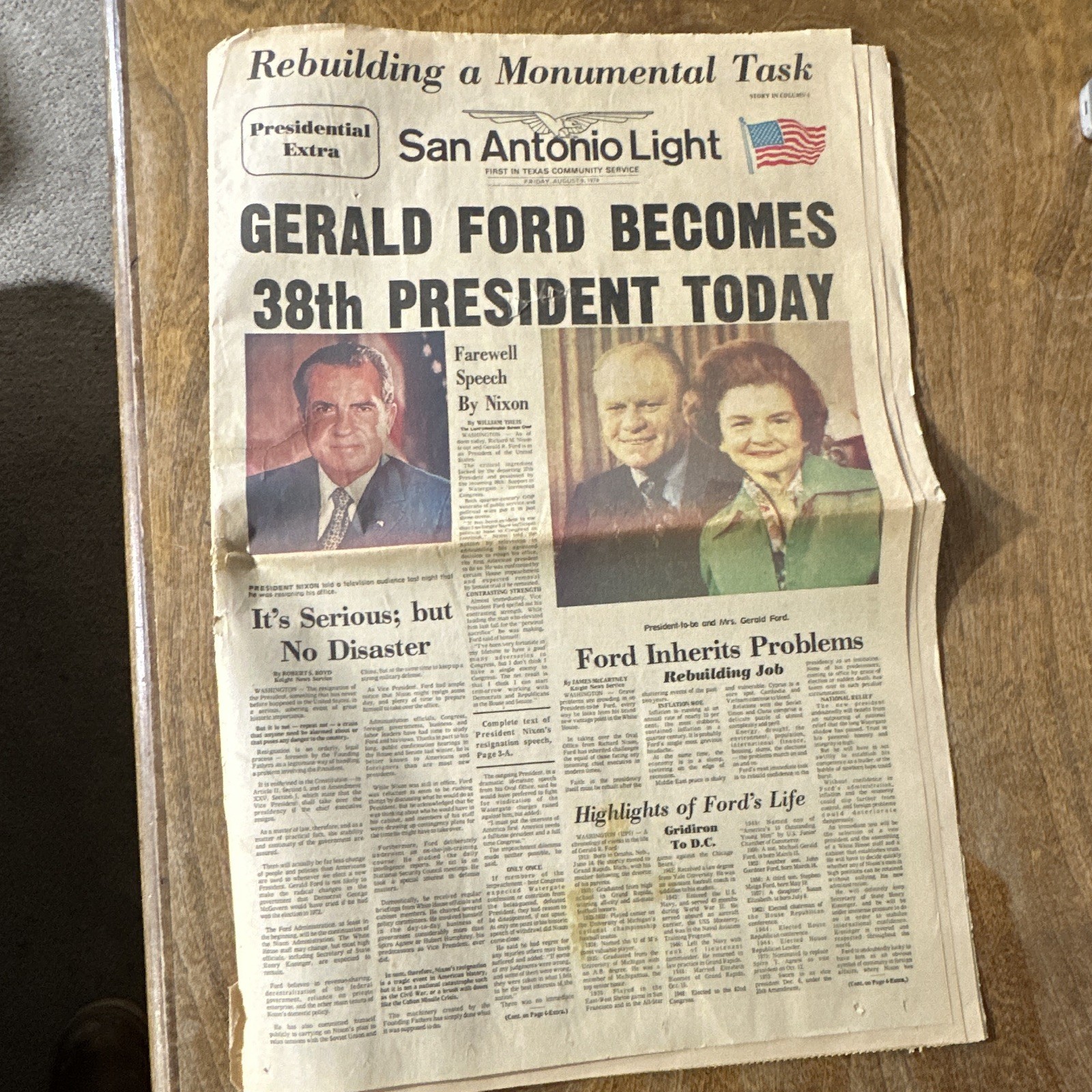 San Antonio Light Newspaper Friday August 9th 1974.  Ford Becomes President