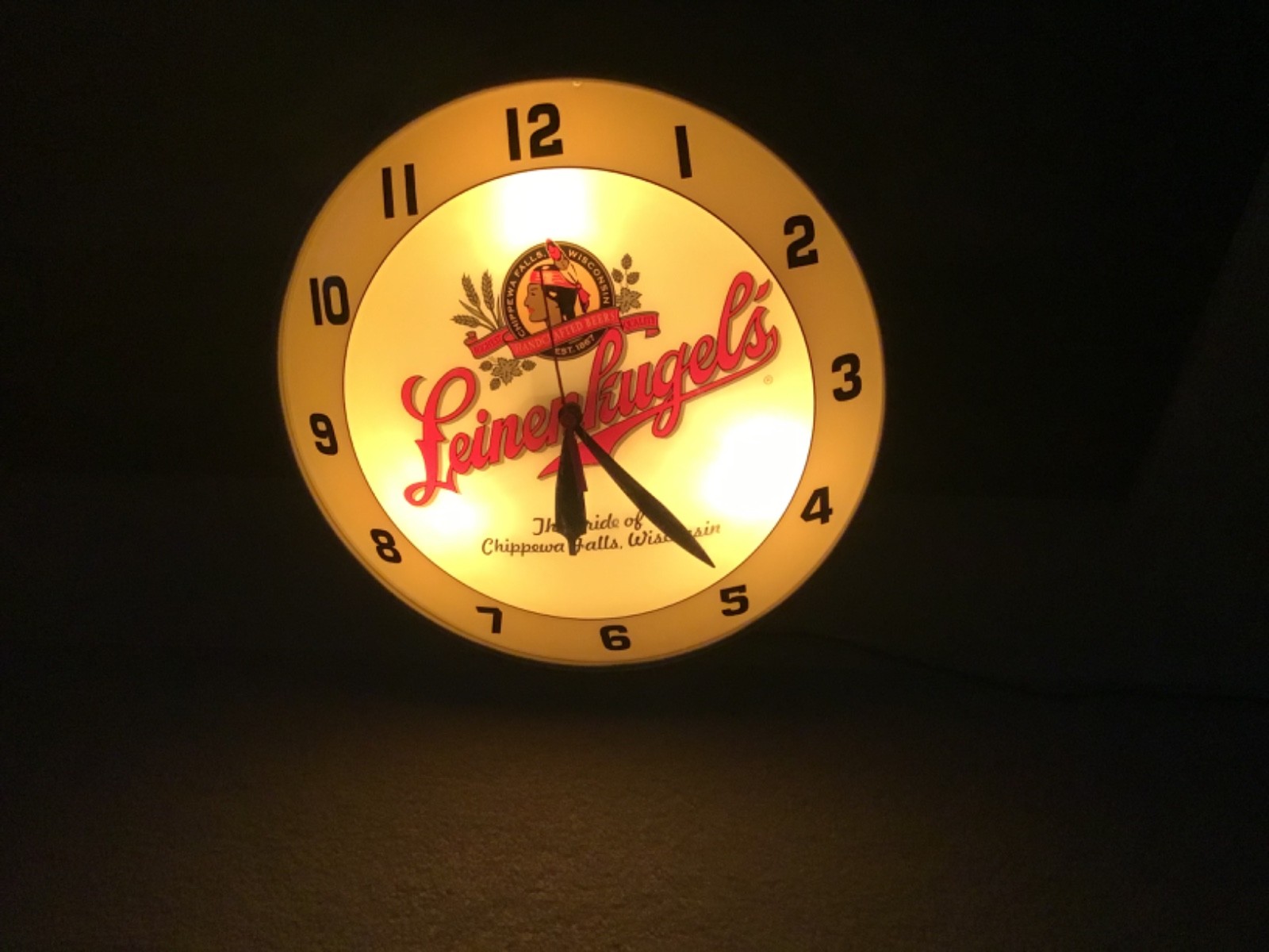 Vintage Leinenkugel Beer Bubble Clock Vintage Leinenkugel Beer Bubble Clock