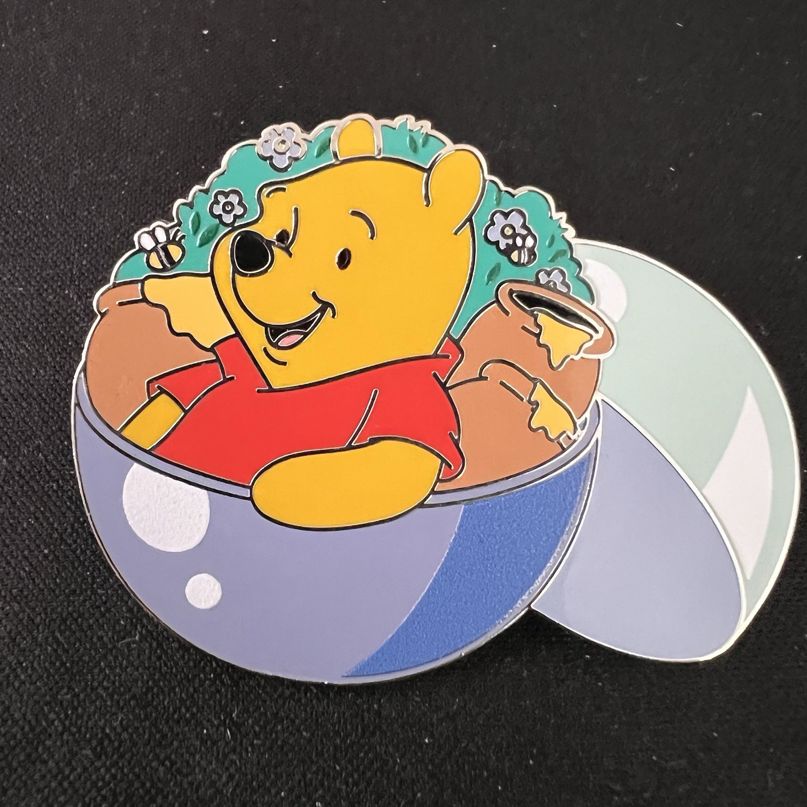 Disney Gacha Ball Vending Machine Winnie the Pooh Pin Blue Sapphire Chaser Rare