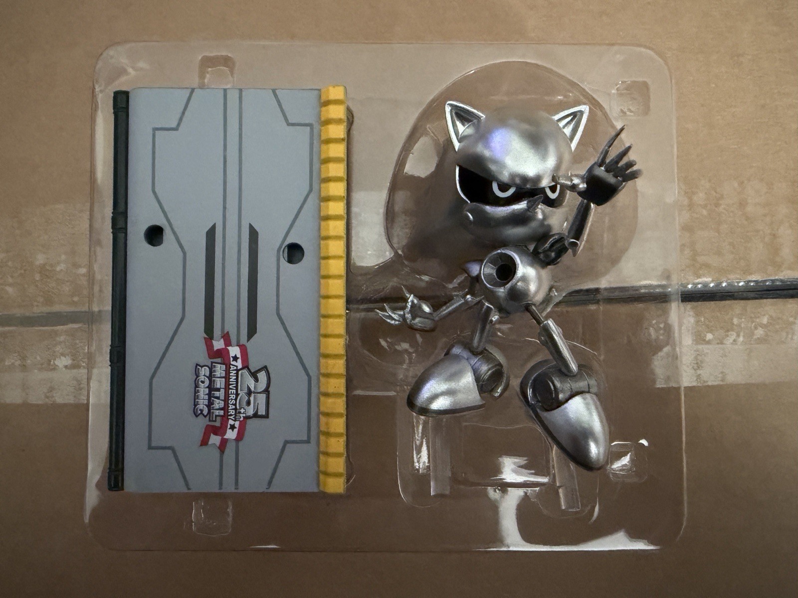 *RARE* Sega shop Silver Metal Sonic Figure LootCrate gaming Exclusive 1712/2000
