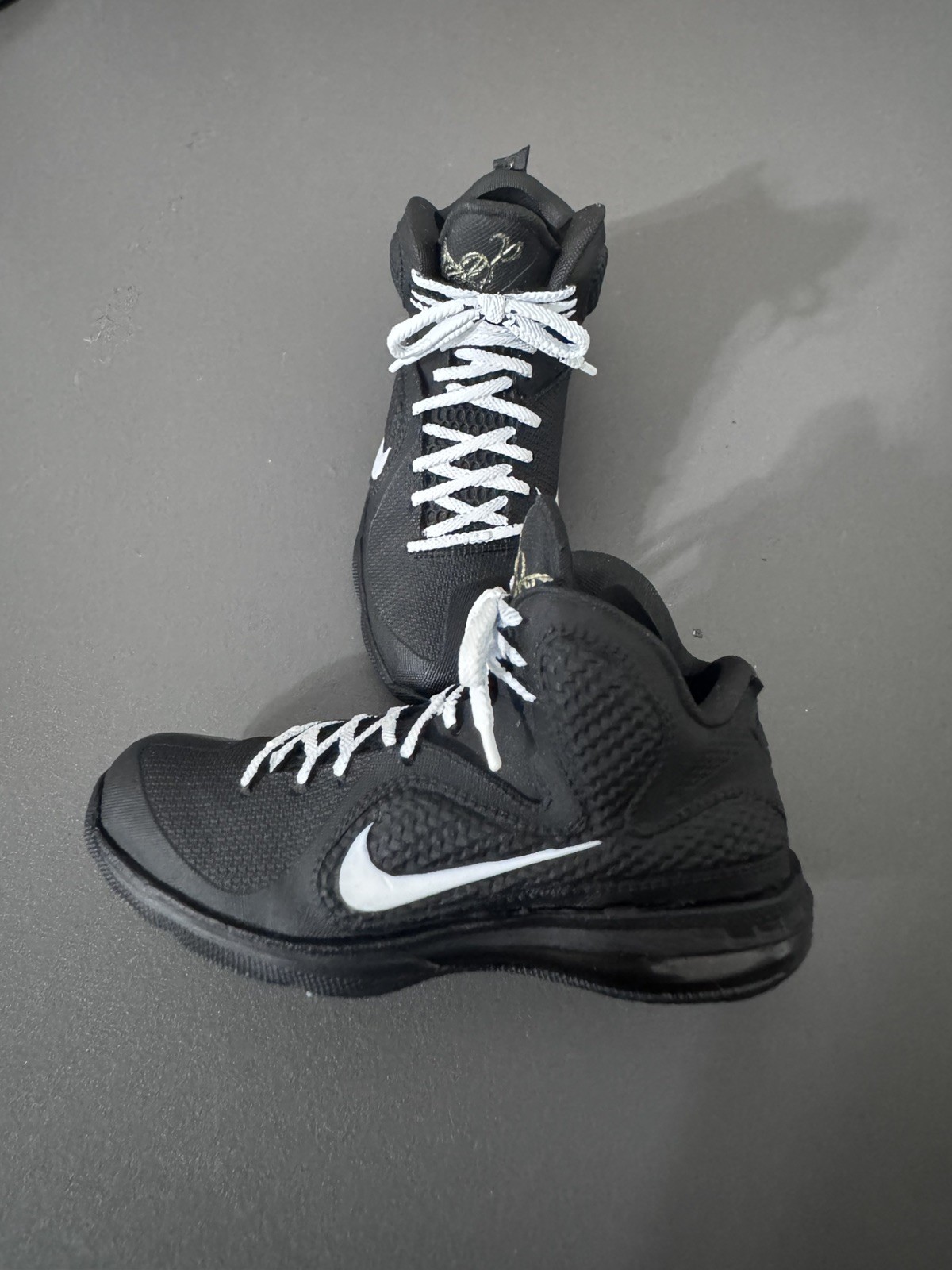 Reset Studio Black Heat Miami LeBron James LbJ9 shoes 1/6 scale fit Enterbay Reset Studio Black Heat Miami LeBron James LbJ9 shoes 1/6 scale fit Enterbay