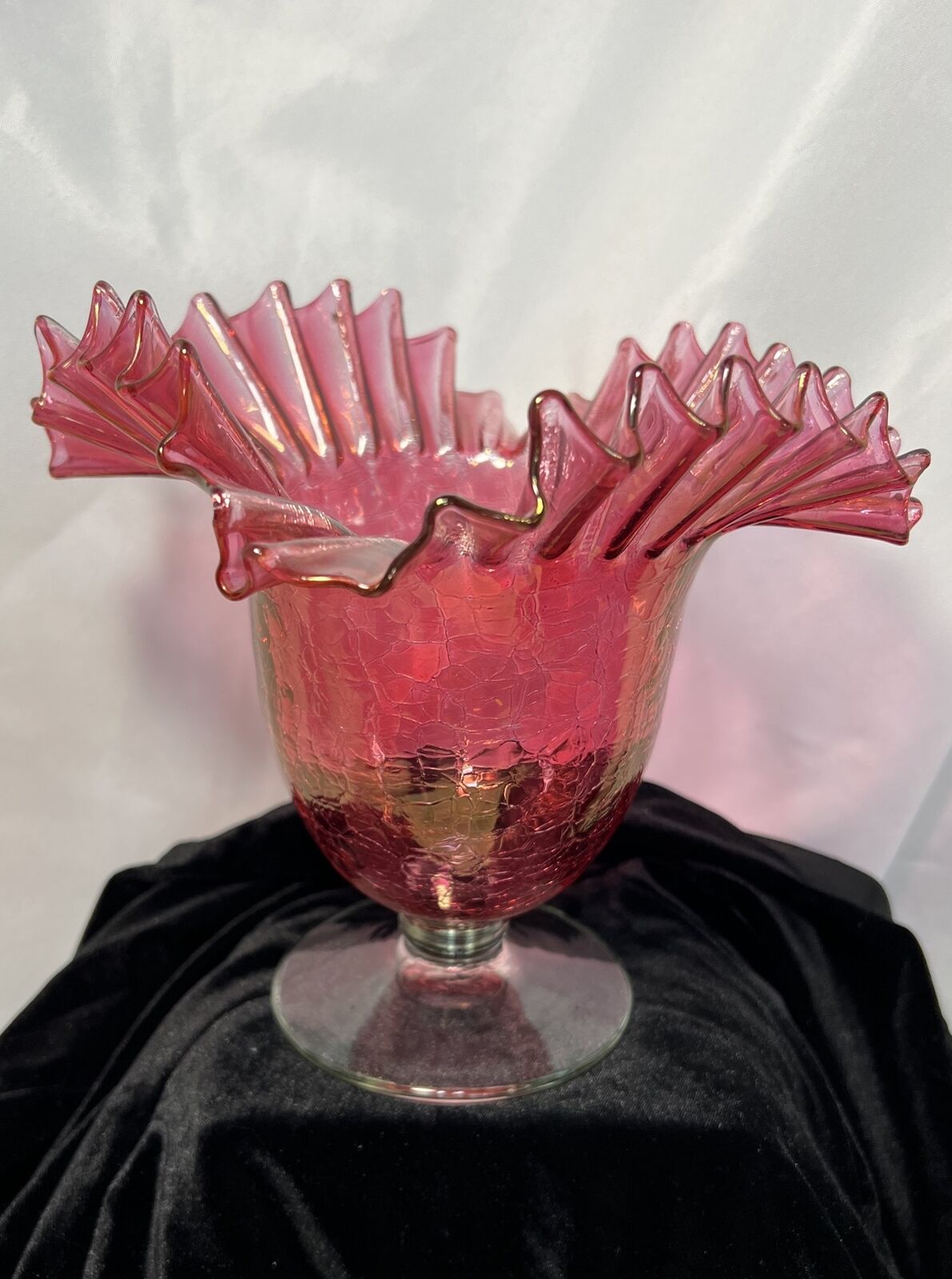 Beautiful Vintage Handblown Ruffled Pink Crackle Glass Pedestal Vase