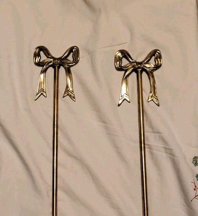 Vintage Solid Brass Wallhanging Hooks With Bows Gold Tone 18\