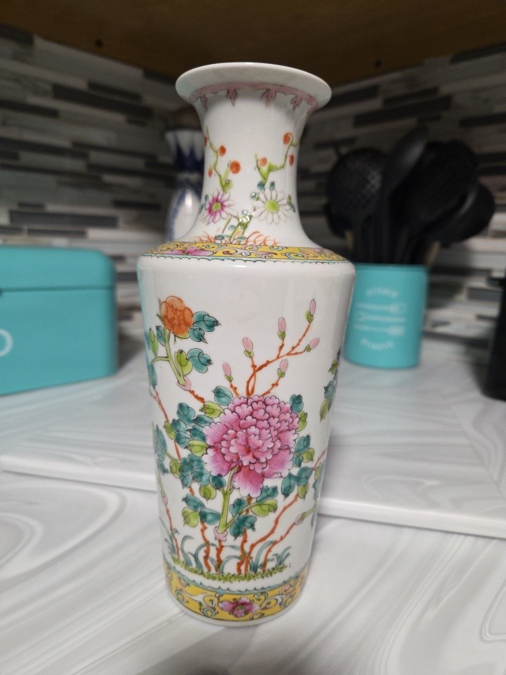 Chinese Famille Rose Porcelain Floral Vase 9 1/2  in Glossy White Pink  Flower
