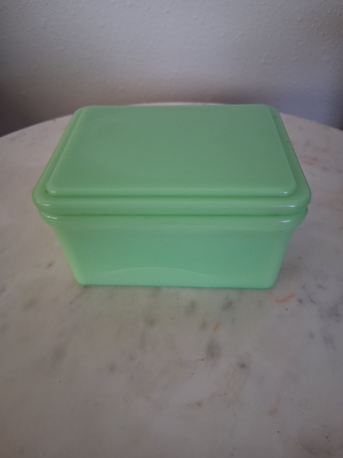 MCKEE Glass JADEITE Refrigerator DISH AND COVER Marked Excellent Condition MCKEE Glass JADEITE Refrigerator DISH AND COVER Marked Excellent Condition