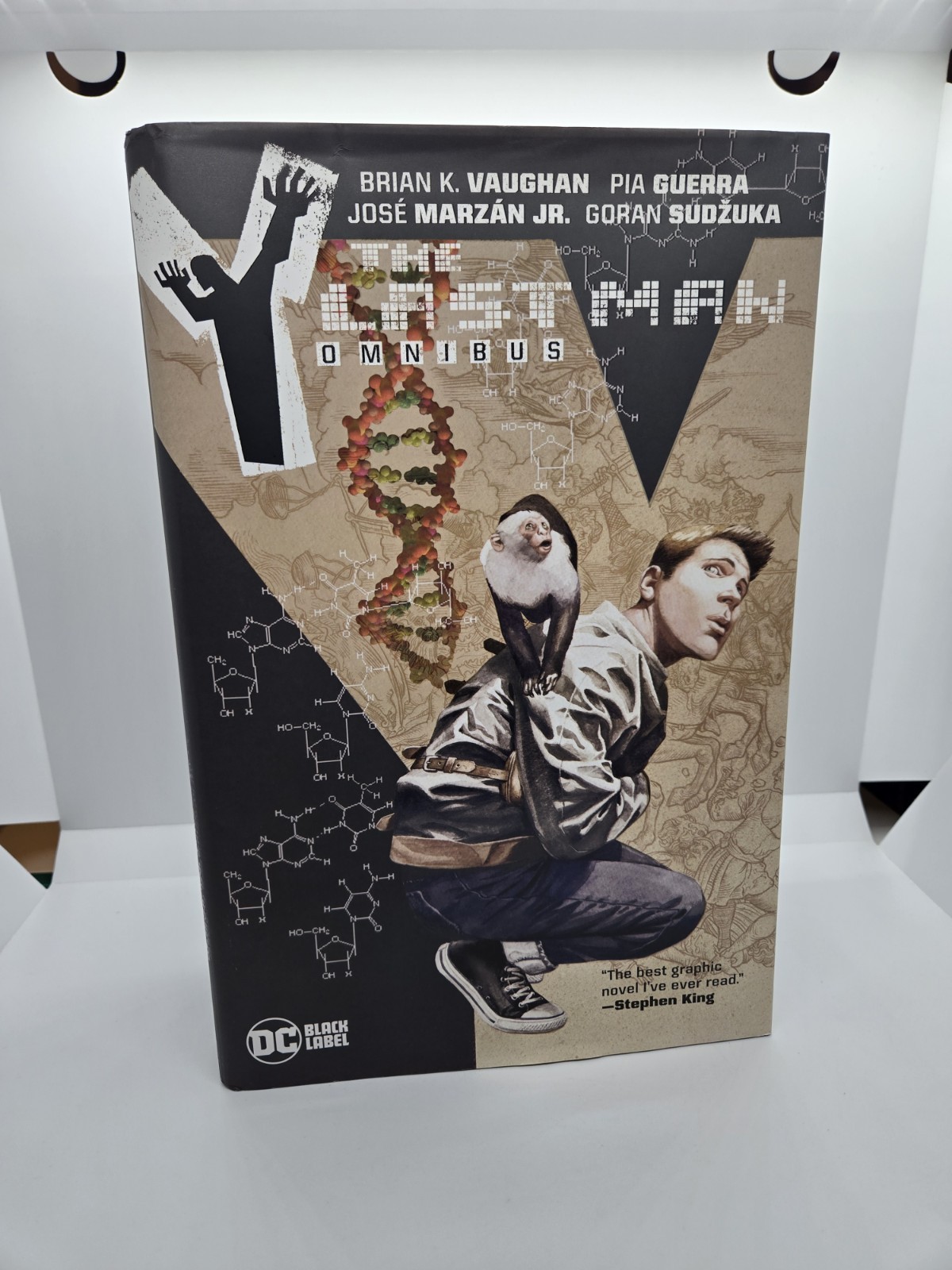 Y The Last Man Omnibus HC DC Black Label Brian K Vaughan Pia Guerra GOOD
