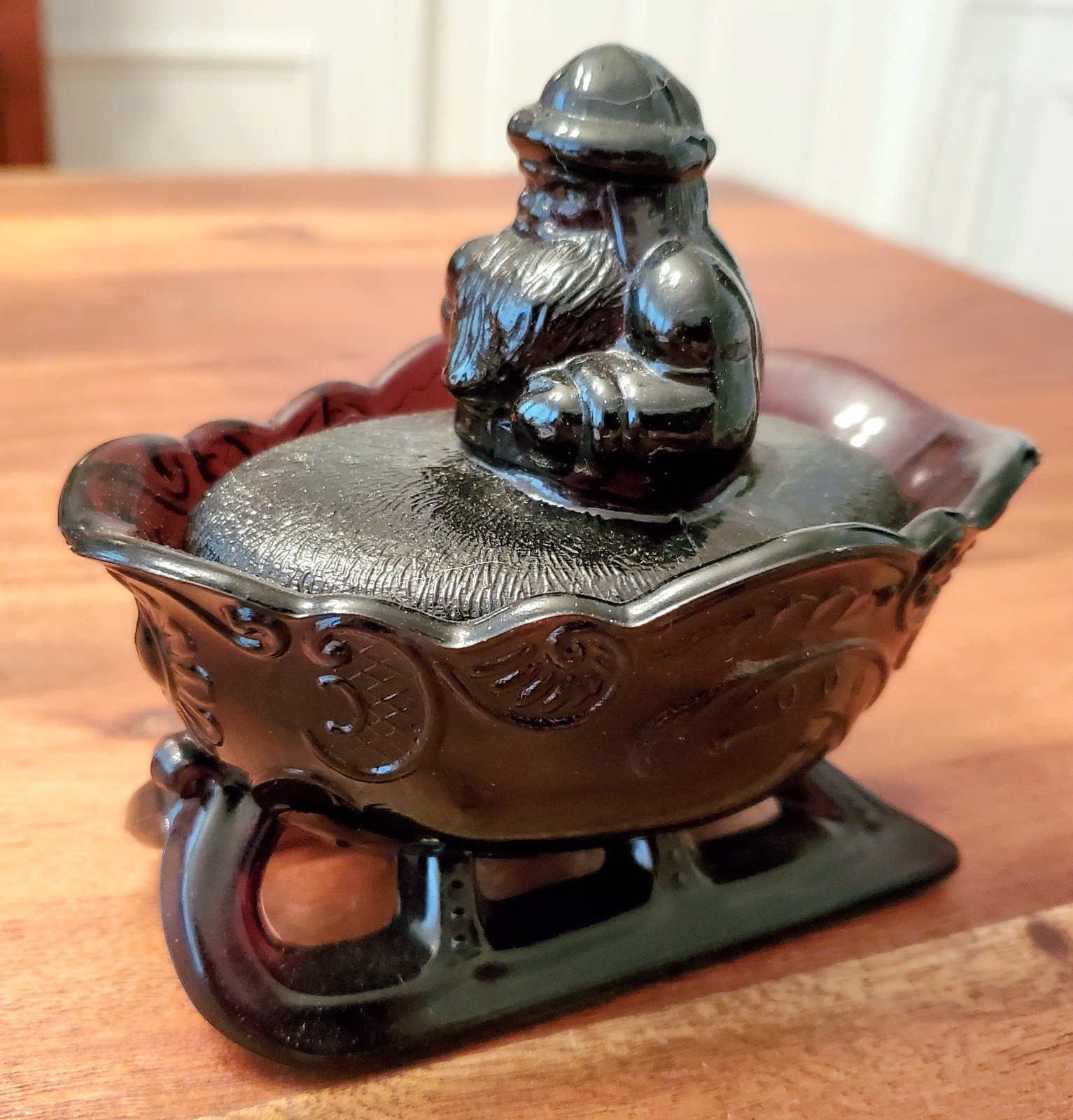 RARE Vintage Westmoreland Amethyst Glass Santa in Sleigh Covered Candy Dish