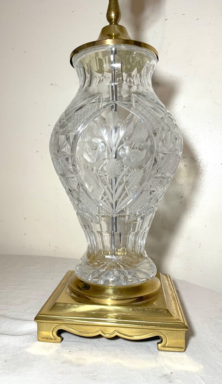 high quality vintage brass clear cut glass etched crystal electric table lamp
