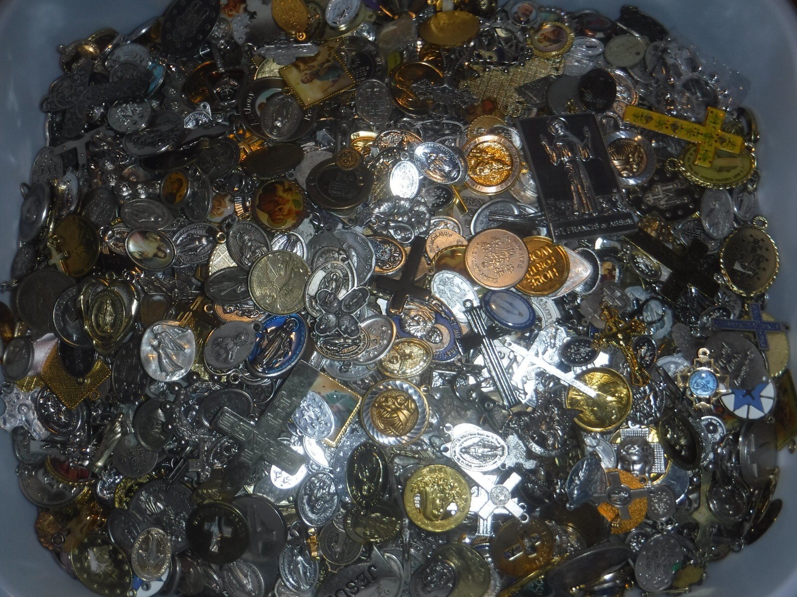 Catholic Medals Lot, Religious, 2 Pounds Catholic Medals Lot, Religious, 2 Pounds