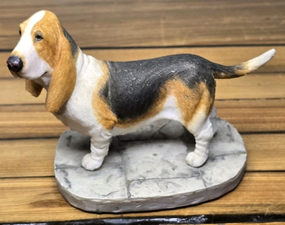Vintage Sherratt Simpson Basset Hound Hand Painted Resin Dog Sculpture 89050