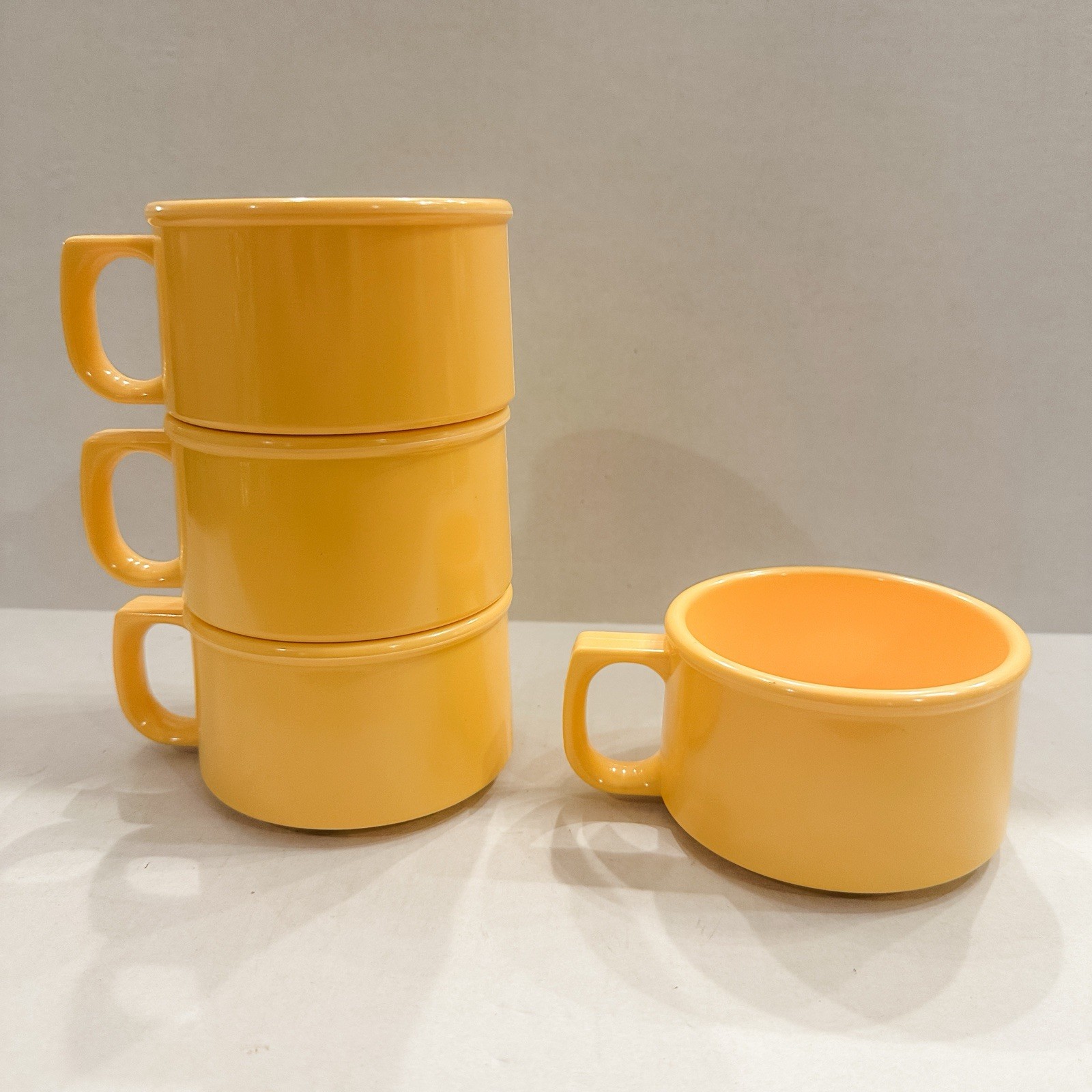 Vintage Prolon Set Of 4 - 8 Oz Soup Mugs Cups w/Handle Sun Yellow Please Read Vintage Prolon Set Of 4 - 8 Oz Soup Mugs Cups w/Handle Sun Yellow Please Read