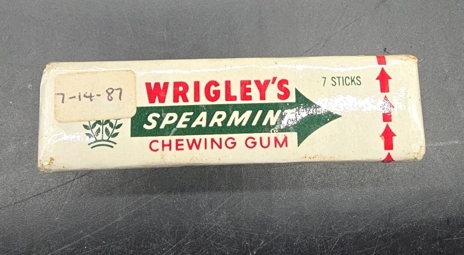 Vintage Wrigley's Spearmint 7 Pack Wrigely Chewing Gum 7 Sticks USA Vintage Wrigley's Spearmint 7 Pack Wrigely Chewing Gum 7 Sticks USA