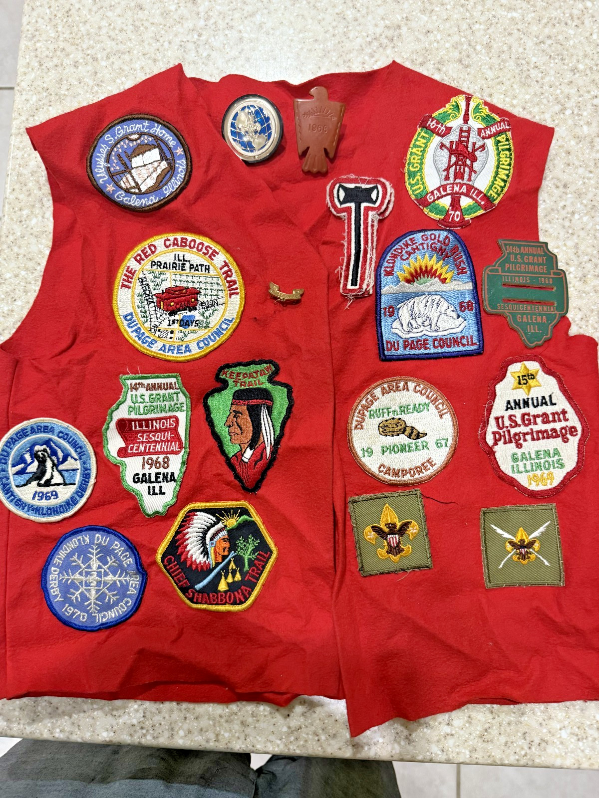 LOT - Vintage Boy Scout Patches, Neckerchiefs, Medals, Sash - 1968-70 - Illinois LOT - Vintage Boy Scout Patches, Neckerchiefs, Medals, Sash - 1968-70 - Illinois