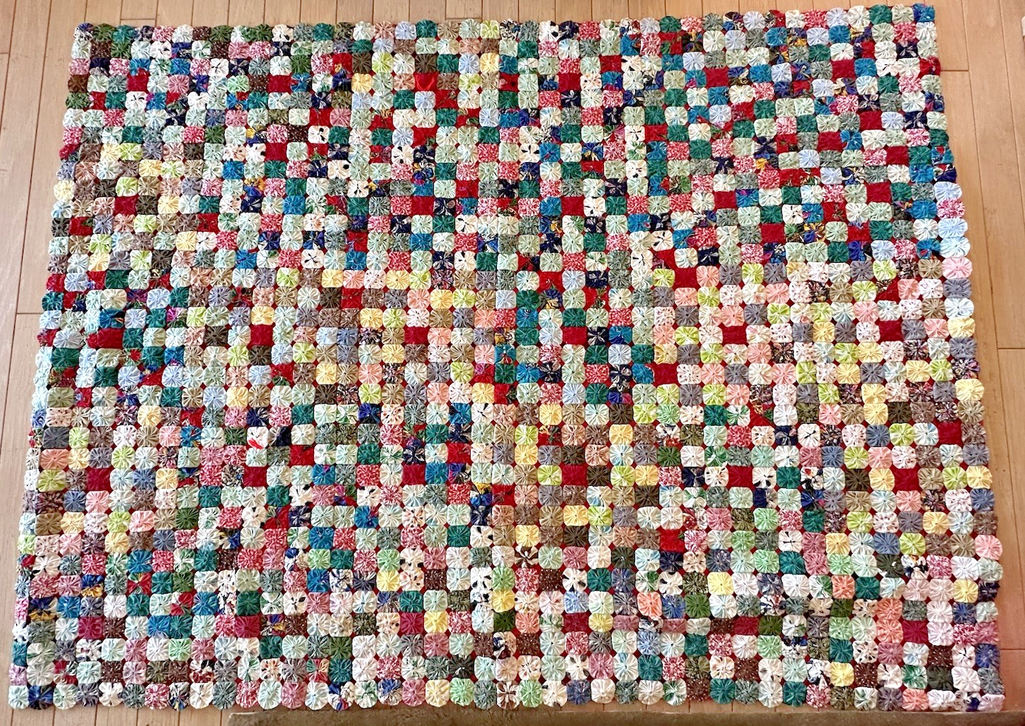 Vintage YO YO QUILT COVERLET  71.5” x 52.5”  Lap Blanket Handmade