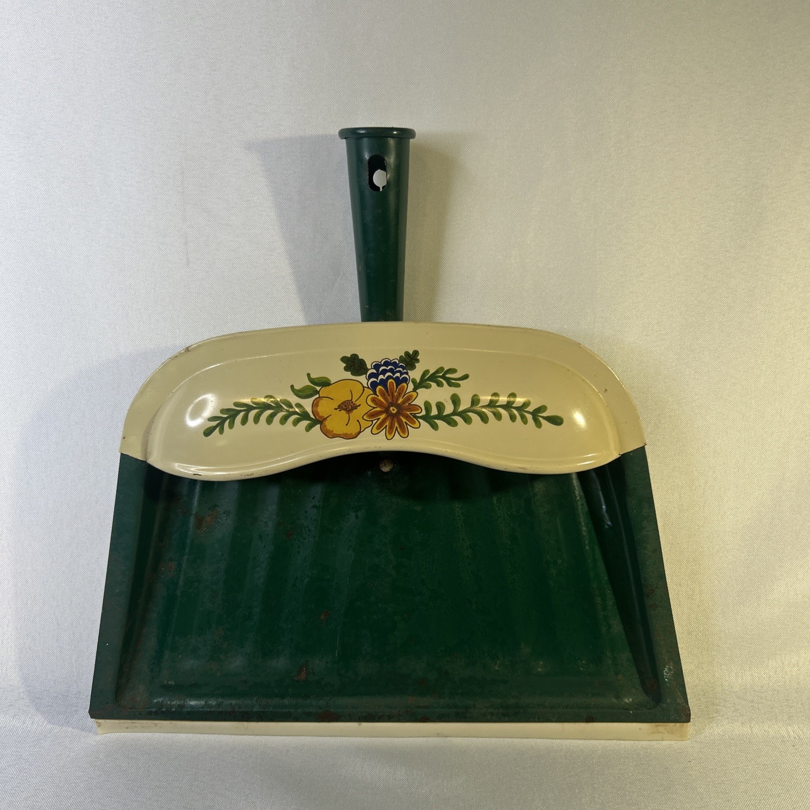 Vintage J V Reed Metal Dust Pan Forest Green Floral USA Farmhouse Decor Folk Art
