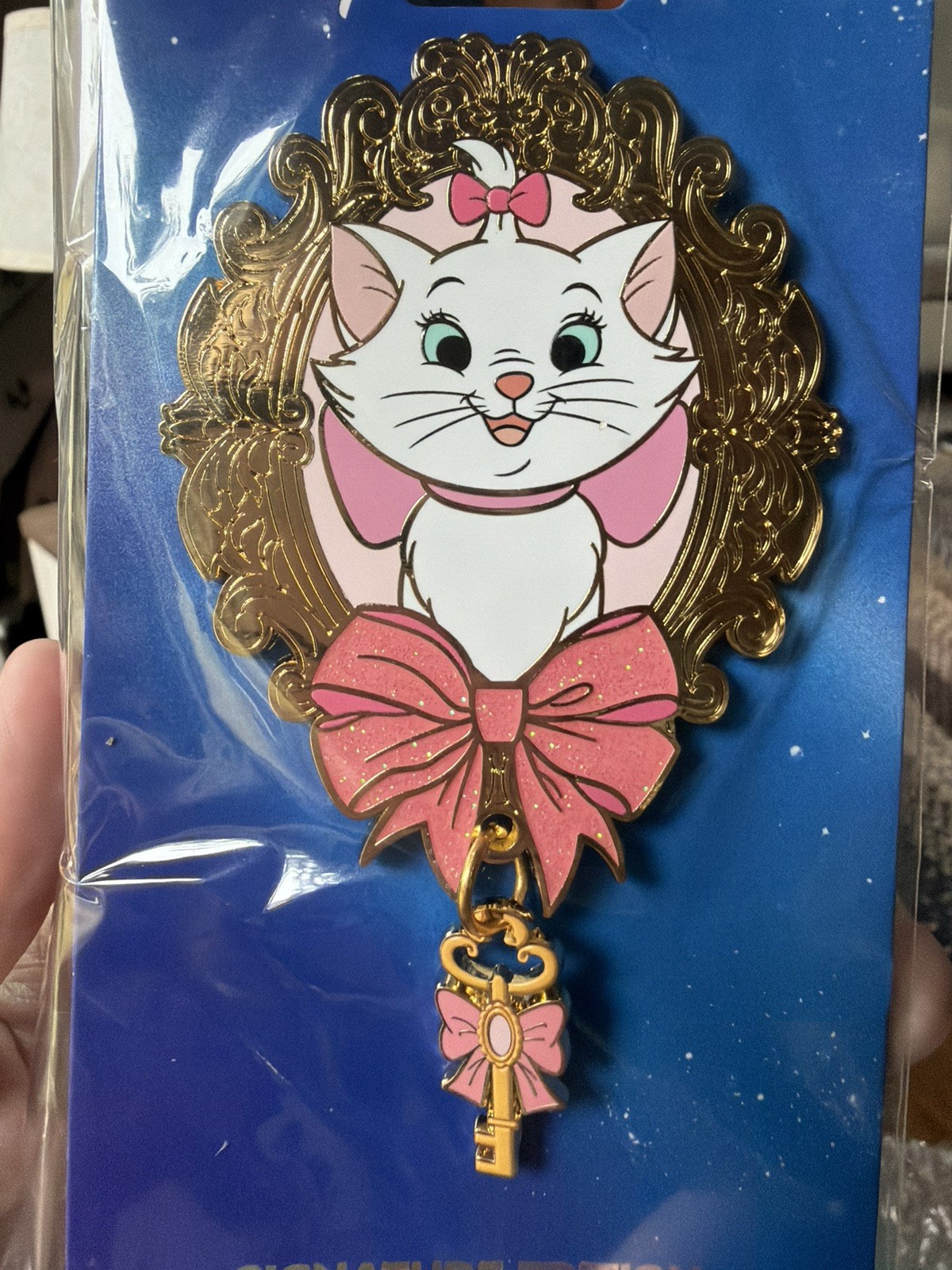 IN HAND - Pink a La Mode PALM Key to Marie's Heart Aristocat Jumbo Dangle Pin