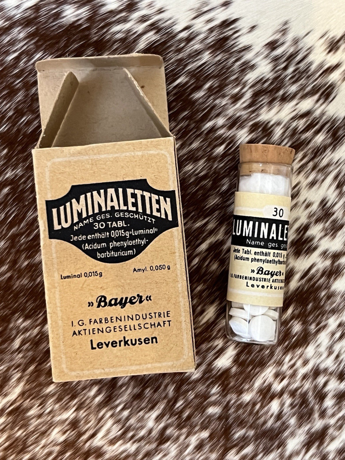 Vintage Bayer Luminaletten (Luminal) Sample Bottle w/ Box - Phenobarbital Vintage Bayer Luminaletten (Luminal) Sample Bottle w/ Box - Phenobarbital