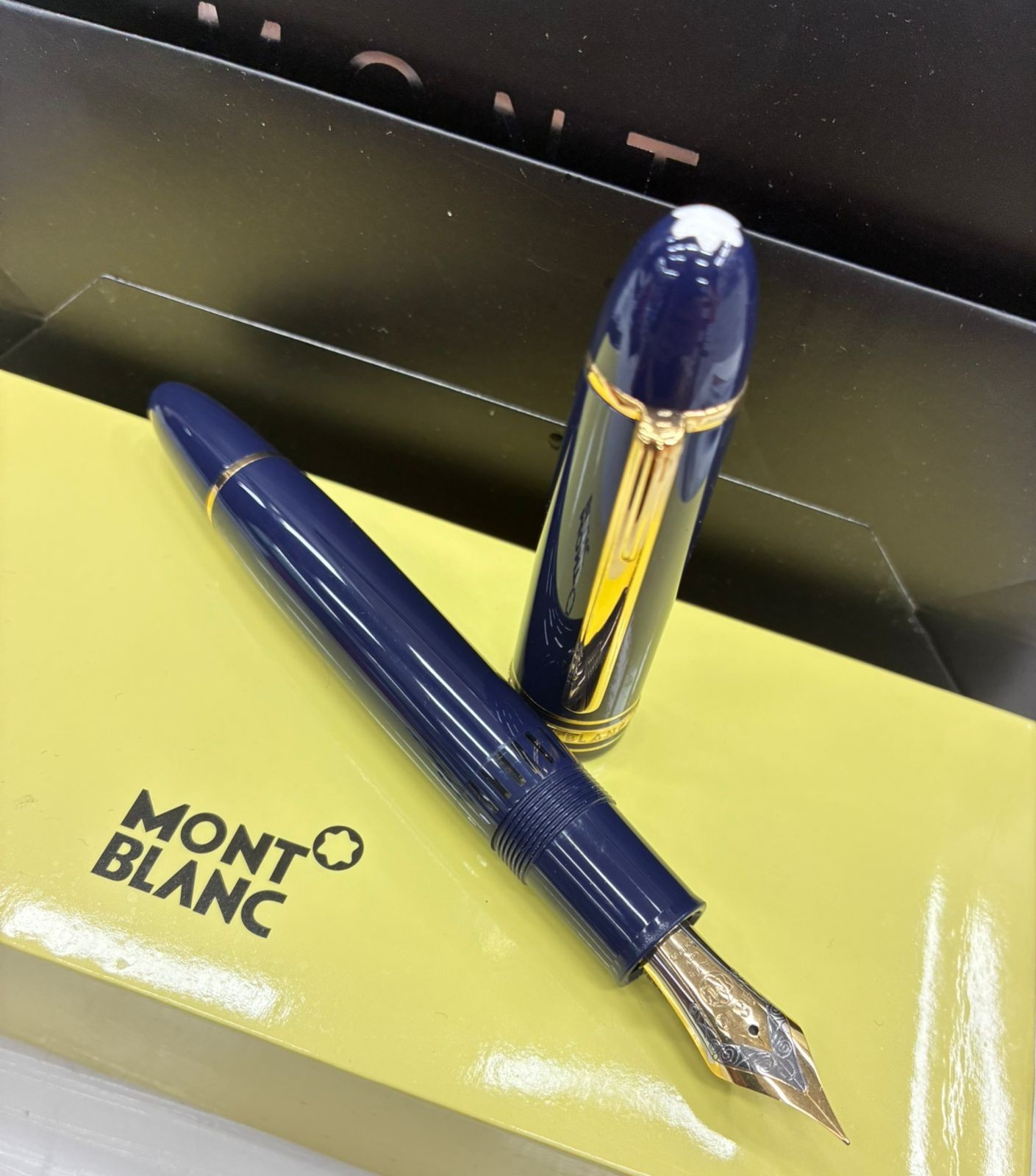 Vintage Montblanc Meisterstuck 149 Jumbo Blue Golden Fountain Pen - Medium Nib