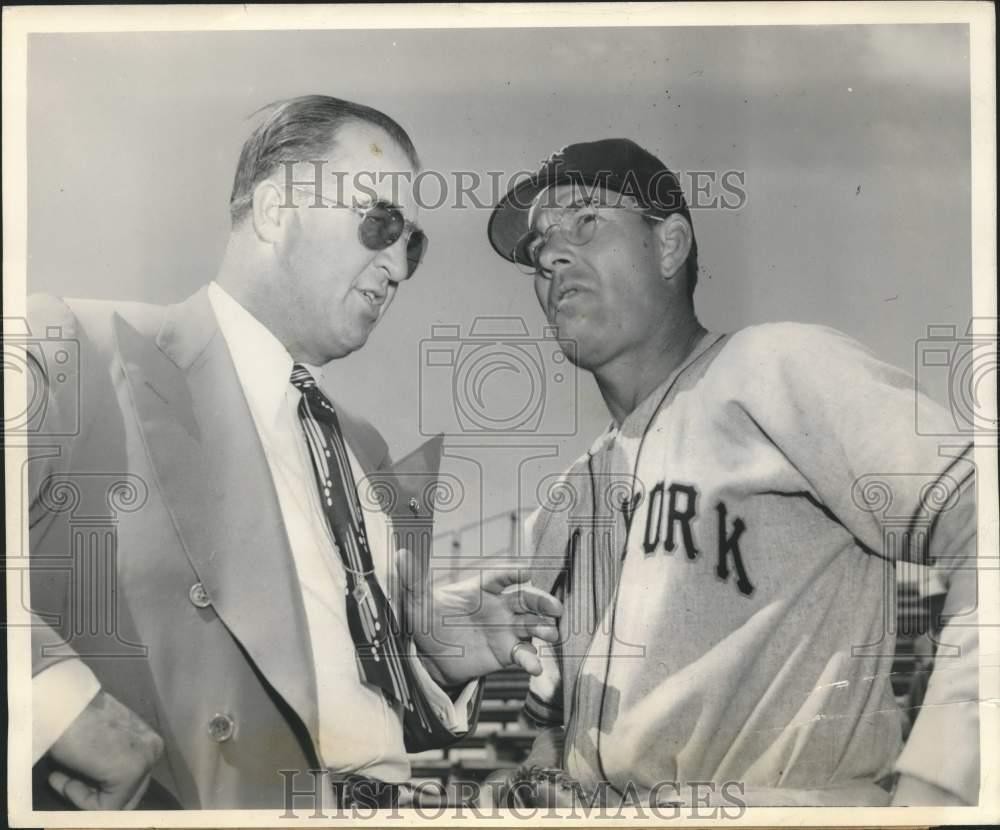 Press Photo Baseball Commissioner Happy Chandler with New York Giants' Mel Ott Press Photo Baseball Commissioner Happy Chandler with New York Giants' Mel Ott