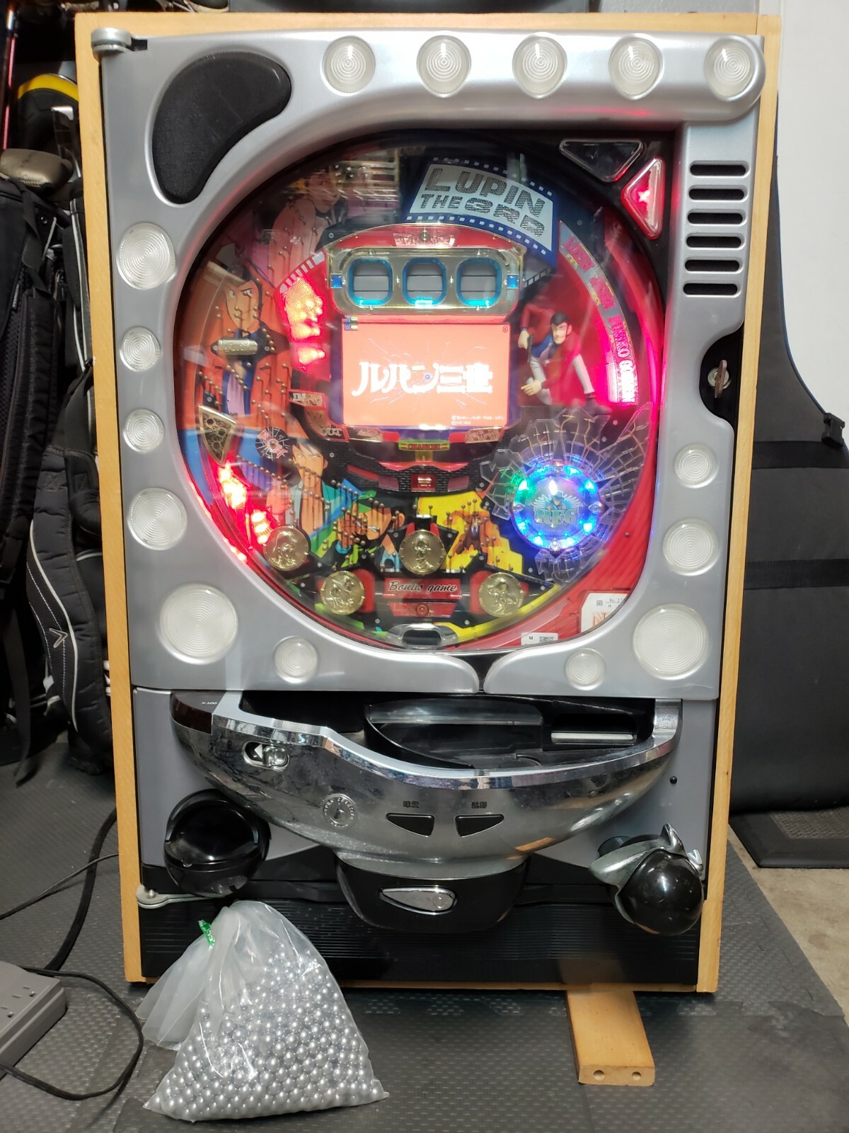 VTG Japanese Pachinko Machine Lupin the 3rd Anime PINBALL with Metal Marbles VTG Japanese Pachinko Machine Lupin the 3rd Anime PINBALL with Metal Marbles