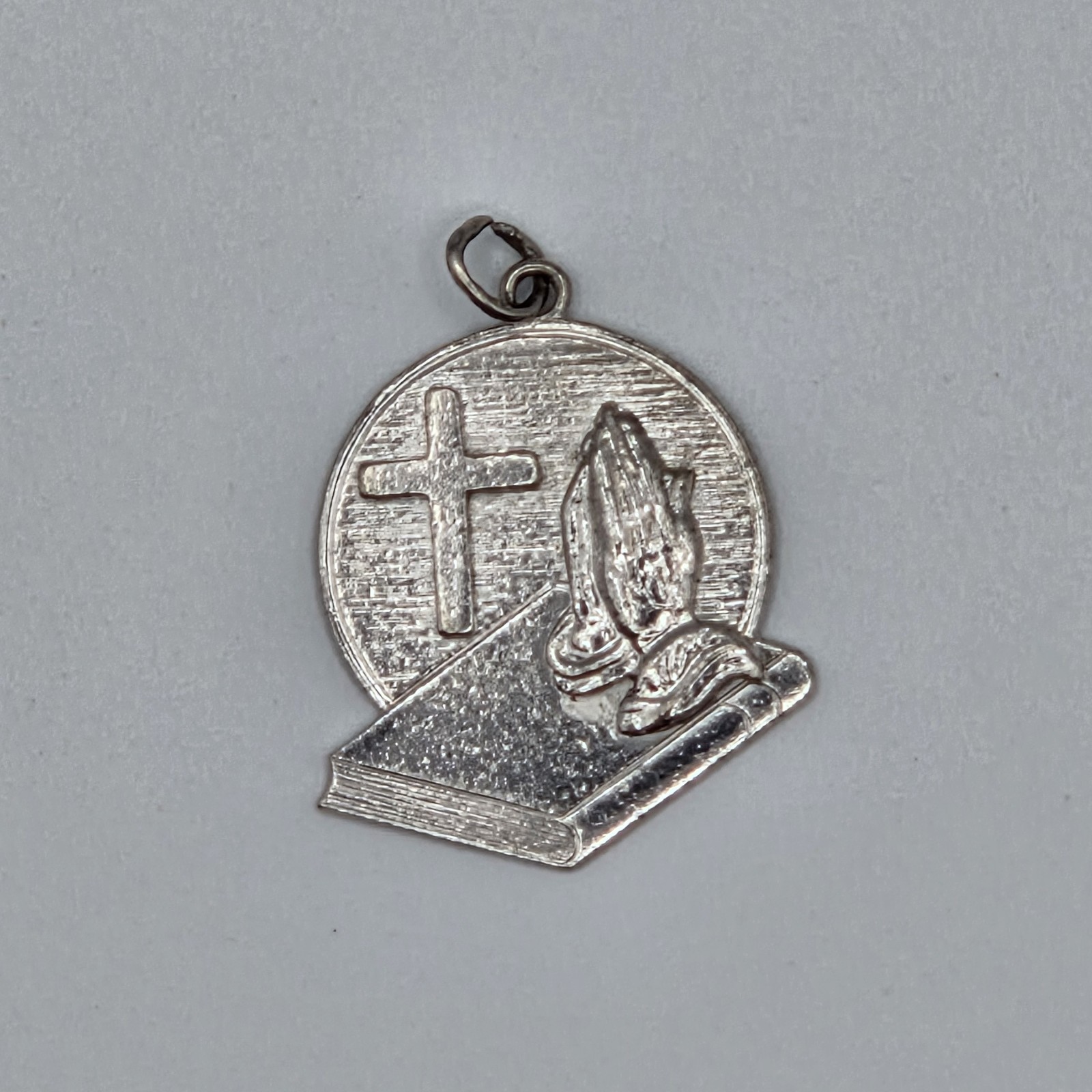 Vtg Sterling Silver 925 Religious Charm Pendant Medal Praying Hands Bible Cross