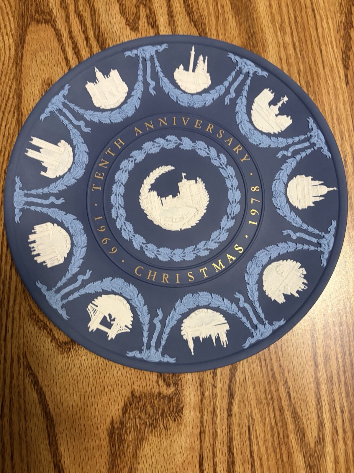 Wedgwood 10th Anniversary Windsor Castle Dark Blue Gold Lettering \'69 Christmas