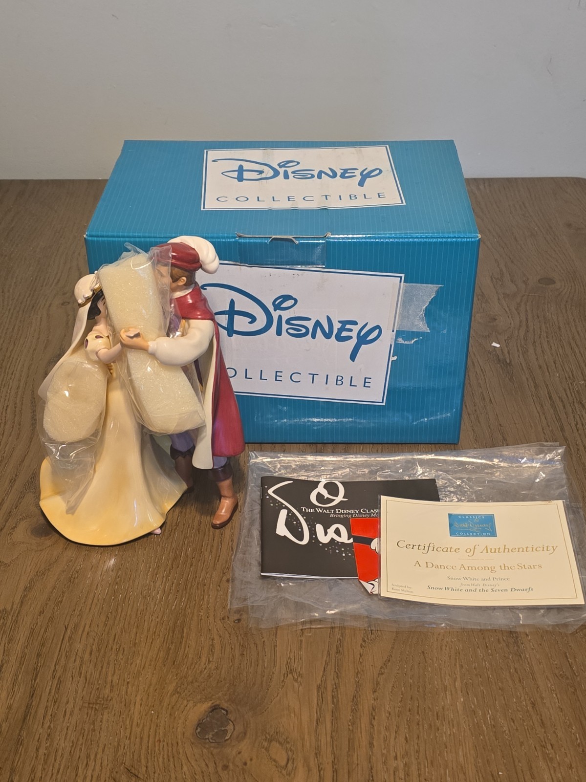 Walt Disney Classics Collection Snow White & Prince A Dance Among The Stars New Walt Disney Classics Collection Snow White & Prince A Dance Among The Stars New