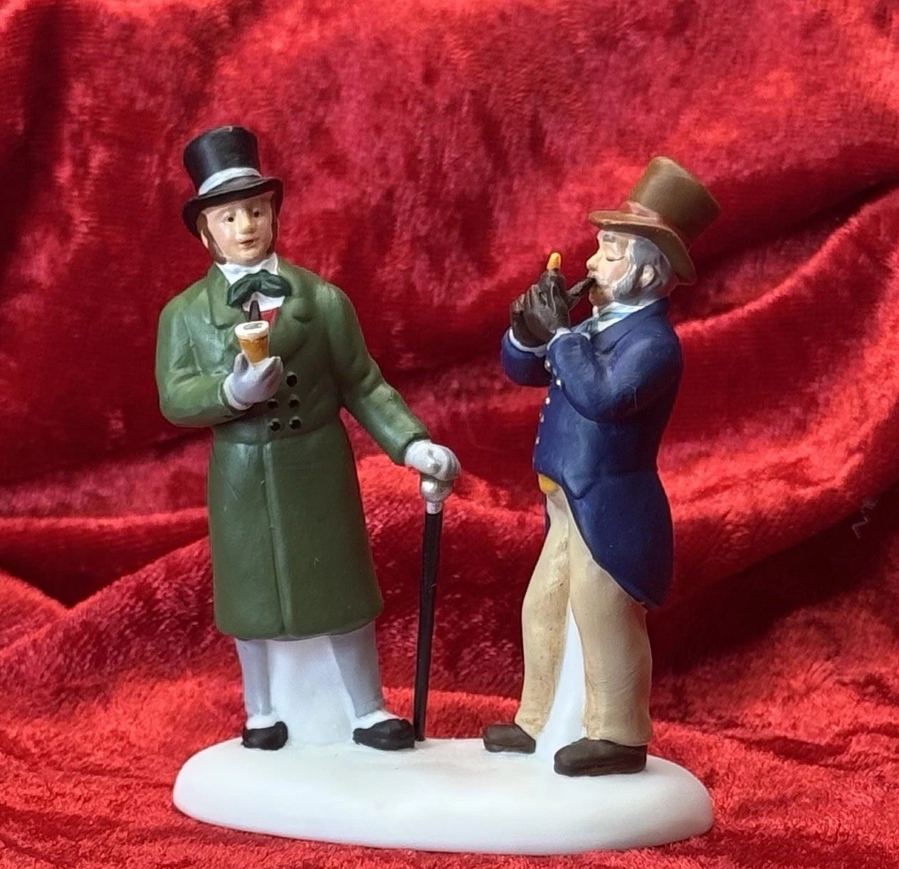 PAUSING FOR A LEISURELY PIPE Dept. 56 Dickens Village Series 58437 PAUSING FOR A LEISURELY PIPE Dept. 56 Dickens Village Series 58437
