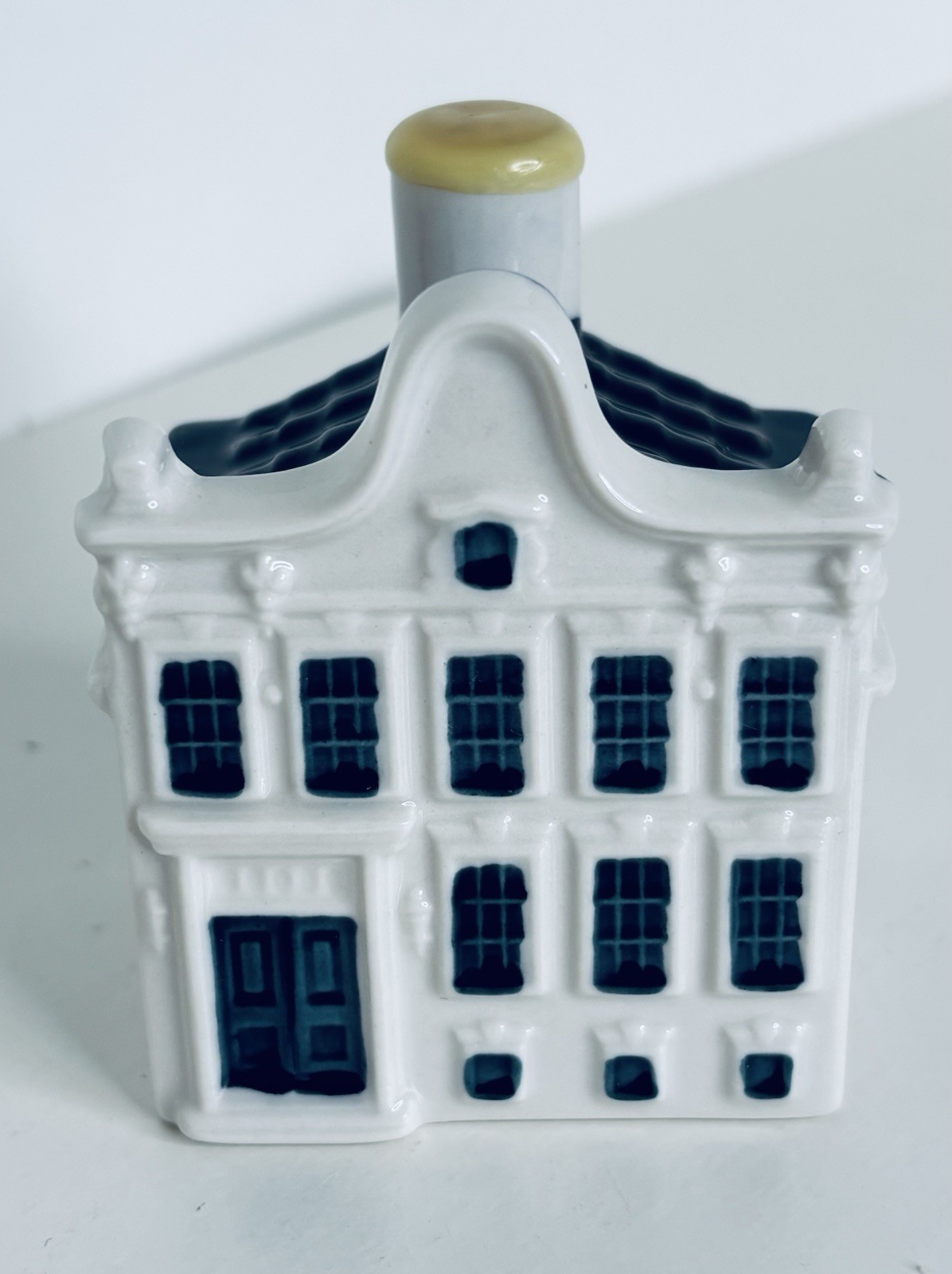KLM Delft Blue Miniature Canal House #90 BOLS Made in Holland SEALED Empty 2020
