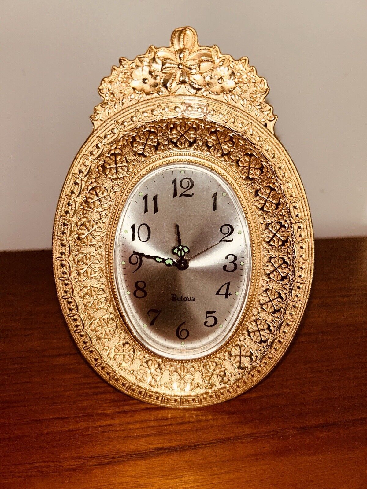 Vintage Bulova Clock Wind Up Dresser Desk Gold Ormolu Oval Quartz Analog Alarm