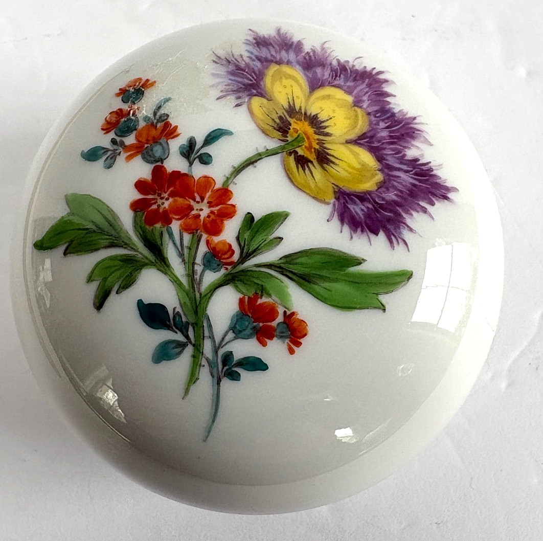 Antique Meissen Bonbonniere Cross Swords Porcelain Hand Painted Trinket Box, EUC