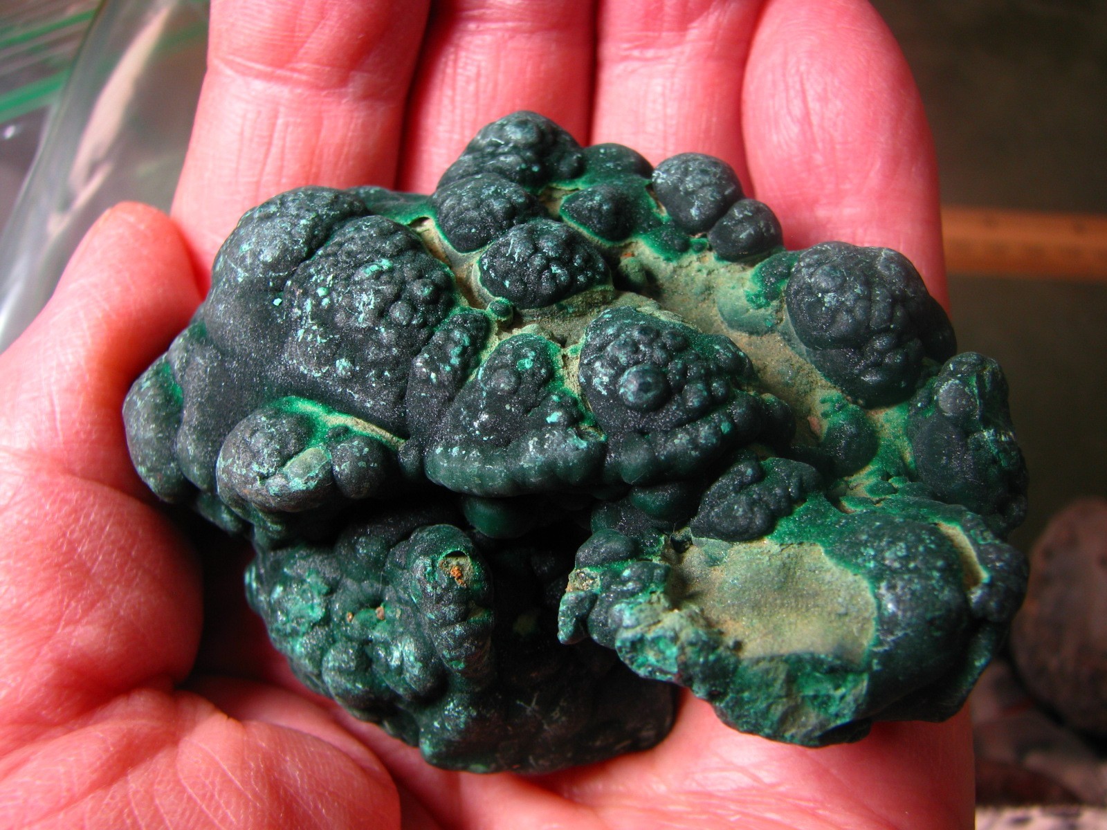1/3lb 3x2.1x1.8inchs MALACHITE CLUSTER ROUGH JIANGSU 172g CHINA #203 1/3lb 3x2.1x1.8inchs MALACHITE CLUSTER ROUGH JIANGSU 172g CHINA #203