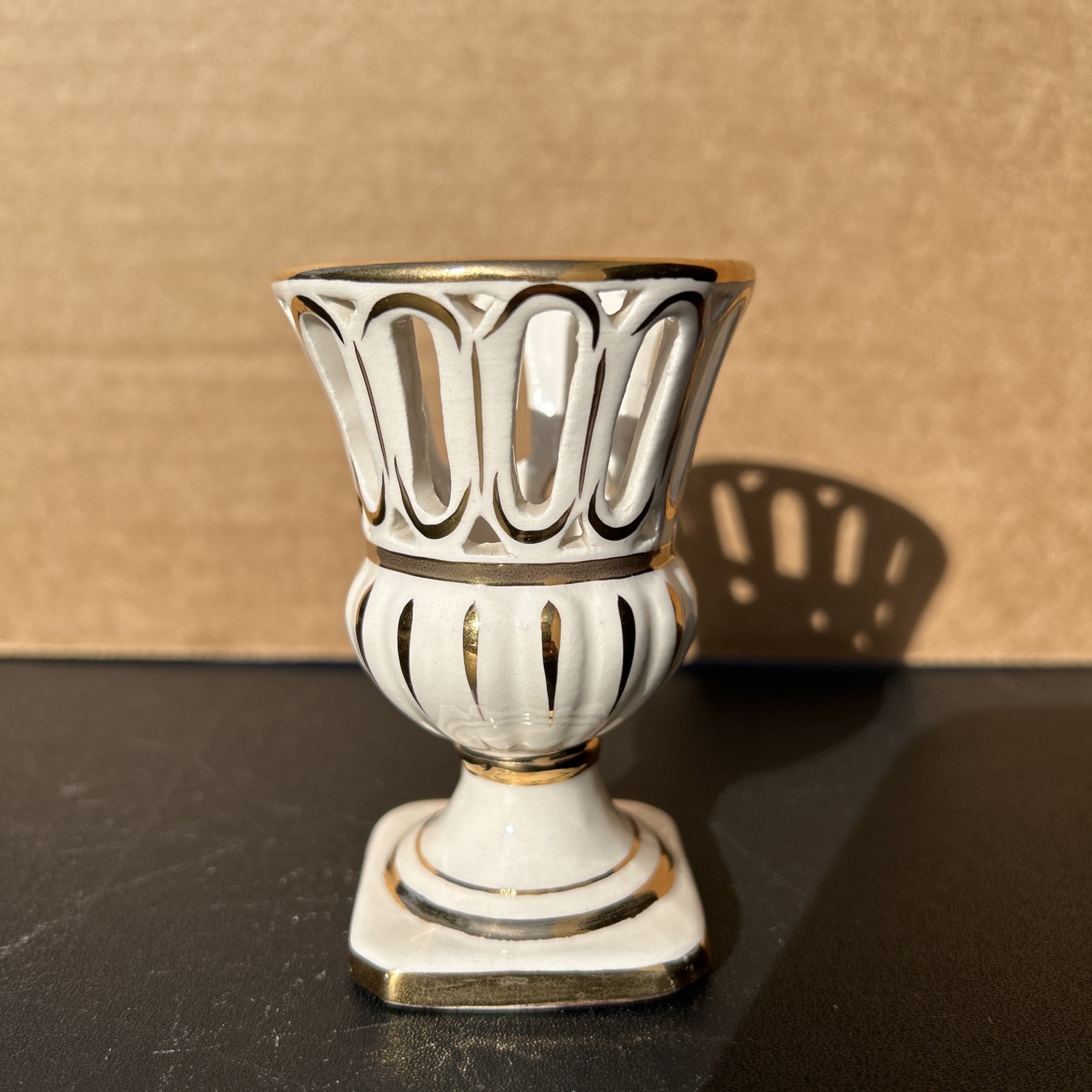 Vintage KBNY Italy Reticulated Mini Urn Vase White Gold Gilt Mold 1364/299 MCM Vintage KBNY Italy Reticulated Mini Urn Vase White Gold Gilt Mold 1364/299 MCM