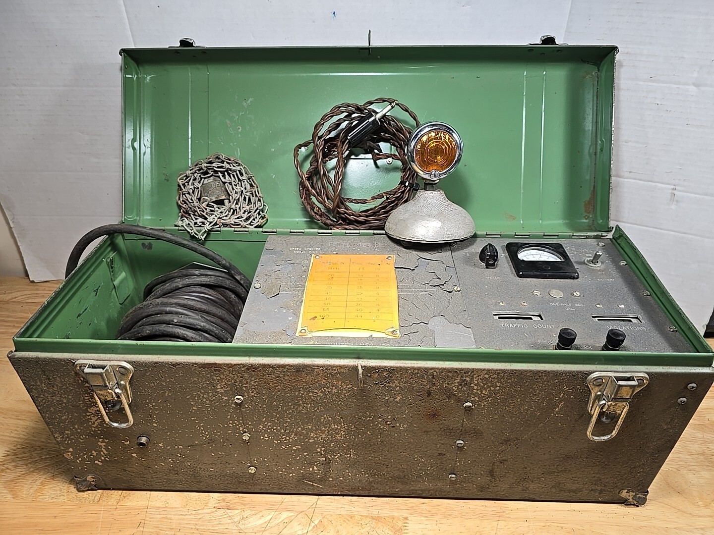 Antique rare Hunter Speedalyzer Police Speed Checker Model 5-A2 for parts? Antique rare Hunter Speedalyzer Police Speed Checker Model 5-A2 for parts?