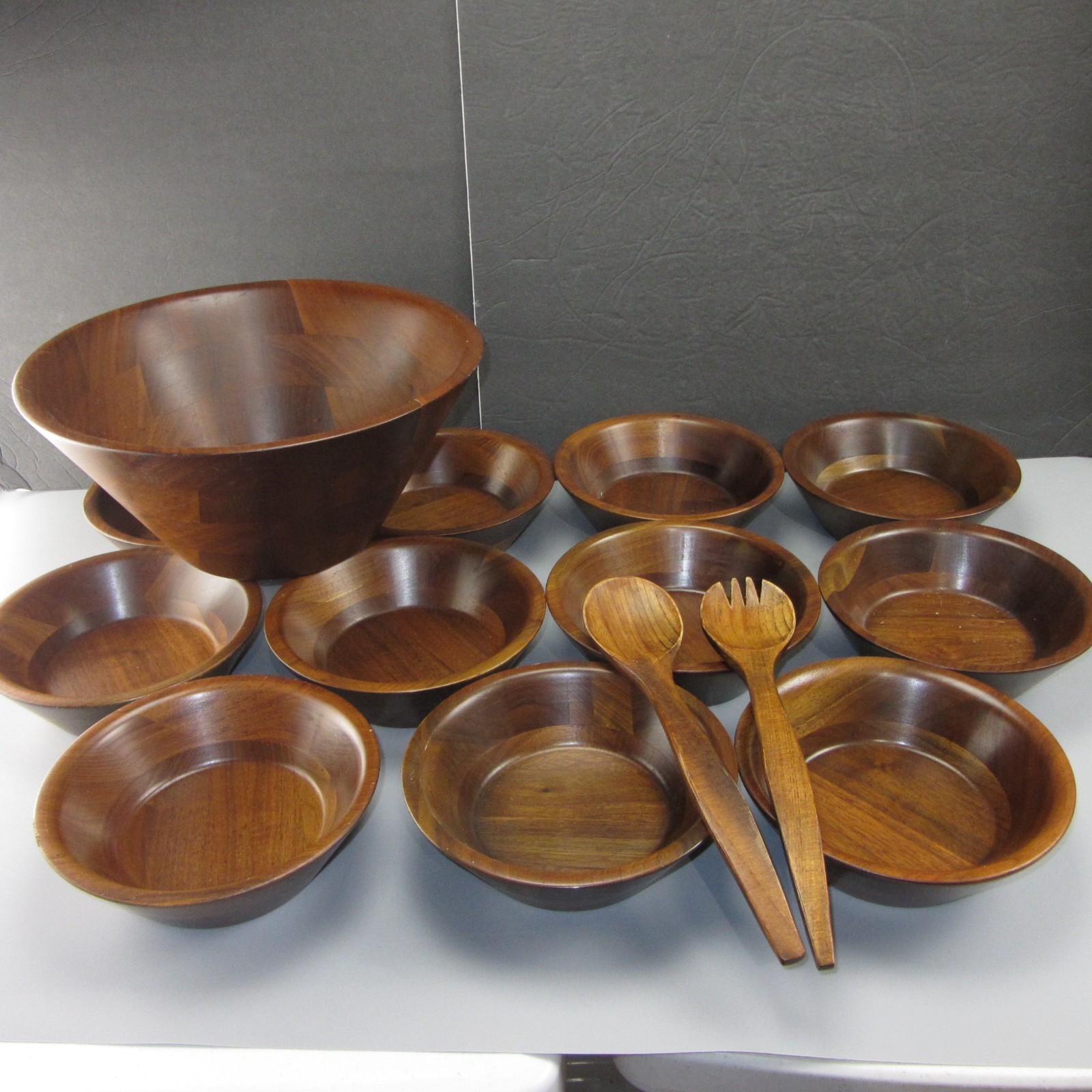 Vintage Vermillion Walnut Mid Century Wood Salad Bowls and Utensils 14 Piece Set Vintage Vermillion Walnut Mid Century Wood Salad Bowls and Utensils 14 Piece Set