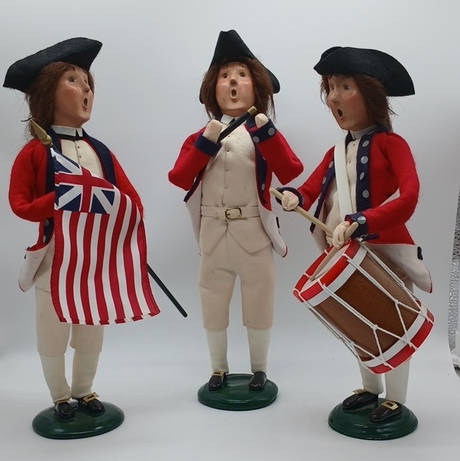 Lot of 3 VTG Byers Choice Williamsburg Carolers Soldiers Drum Fife Flag 13\ Lot of 3 VTG Byers Choice Williamsburg Carolers Soldiers Drum Fife Flag 13\
