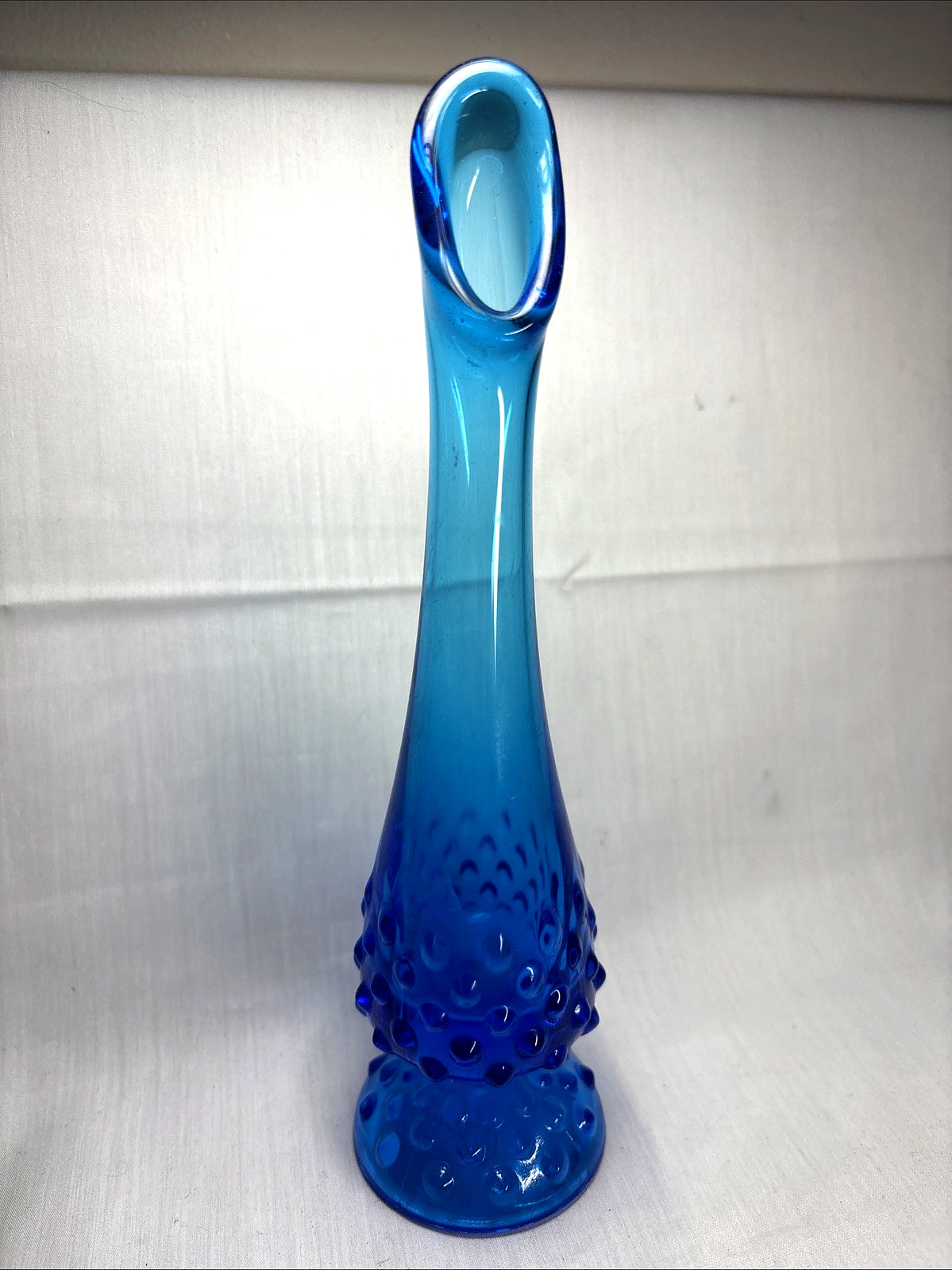 Vintage Signed Fenton Glass Cobalt Blue Hobnail Swung Bud Vase 10\ Vintage Signed Fenton Glass Cobalt Blue Hobnail Swung Bud Vase 10\